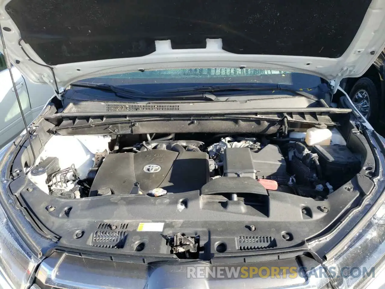 7 fotografías del automóvil dañado 5TDDZRFH1KS735319 TOYOTA HIGHLANDER 2019