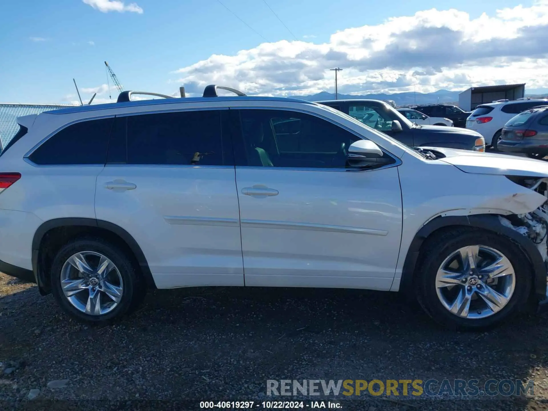 14 fotografías del automóvil dañado 5TDDZRFH1KS745901 TOYOTA HIGHLANDER 2019