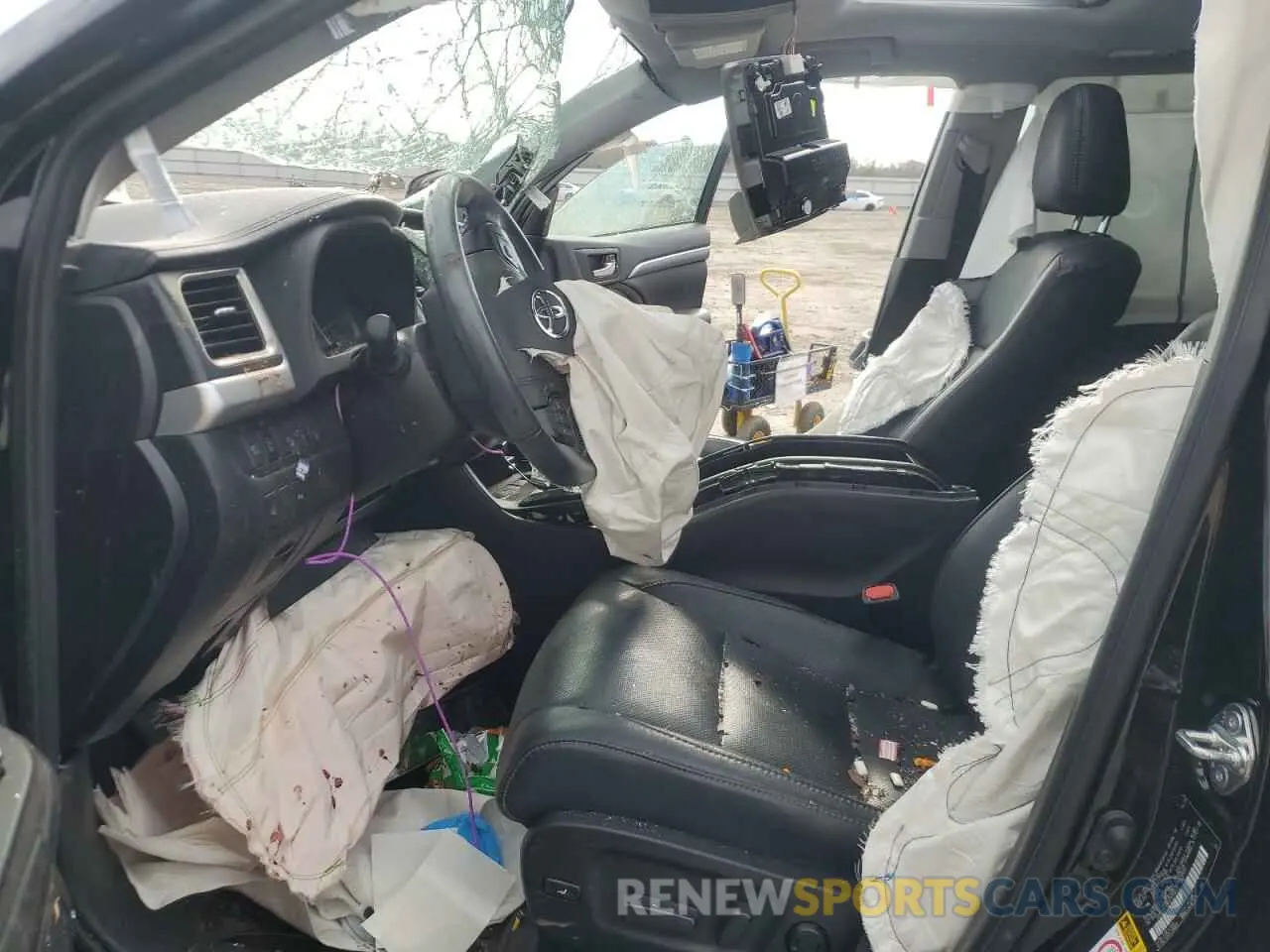 7 fotografías del automóvil dañado 5TDDZRFH1KS747745 TOYOTA HIGHLANDER 2019