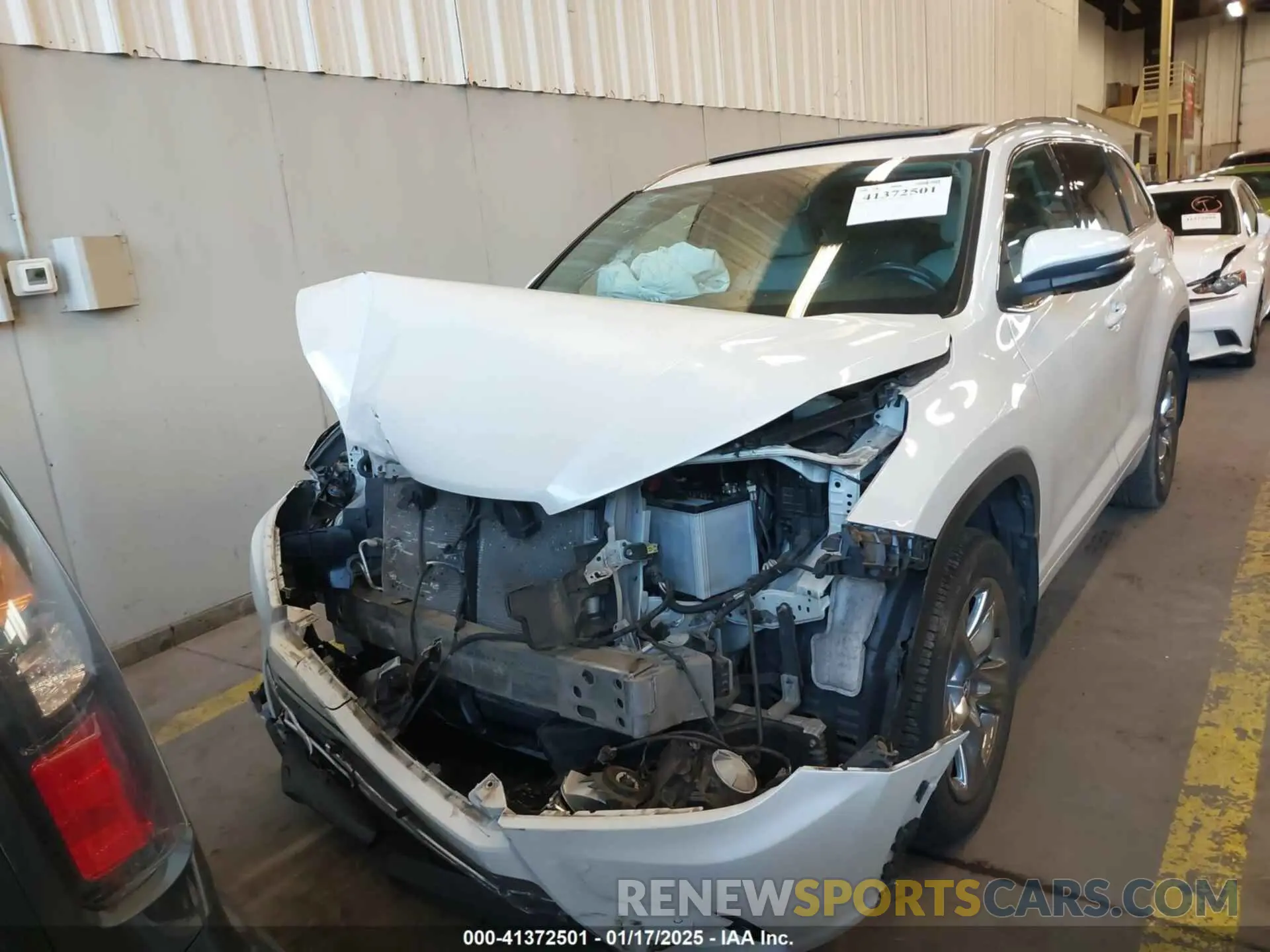 11 fotografías del automóvil dañado 5TDDZRFH1KS957973 TOYOTA HIGHLANDER 2019