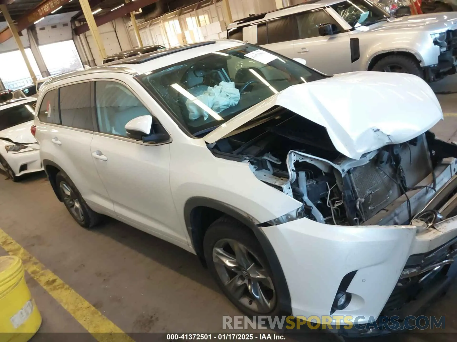 12 fotografías del automóvil dañado 5TDDZRFH1KS957973 TOYOTA HIGHLANDER 2019