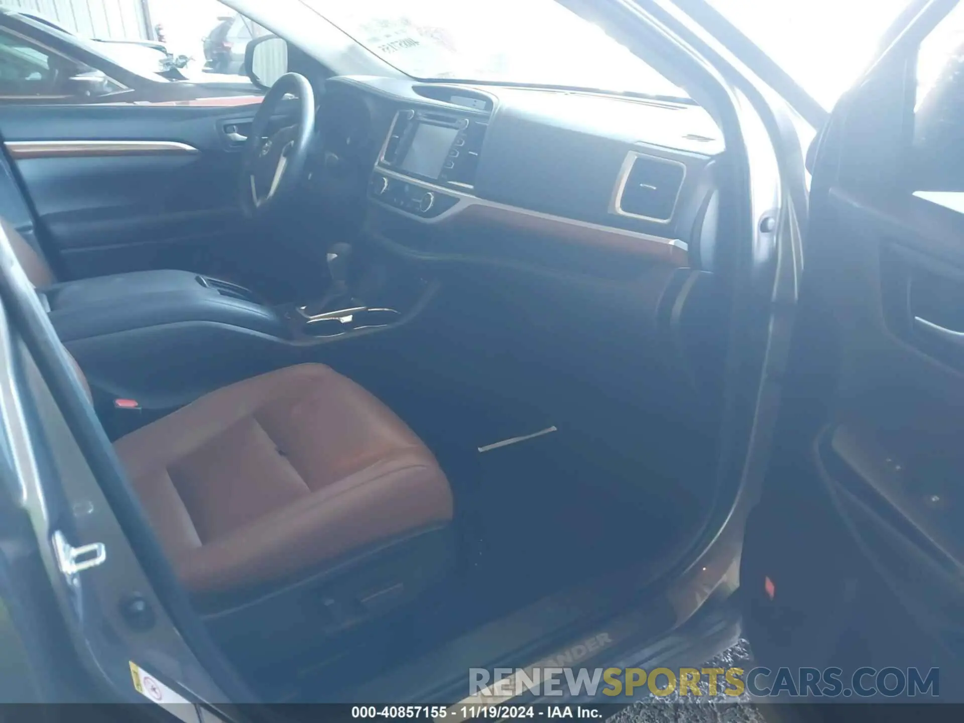 5 fotografías del automóvil dañado 5TDDZRFH1KS965121 TOYOTA HIGHLANDER 2019