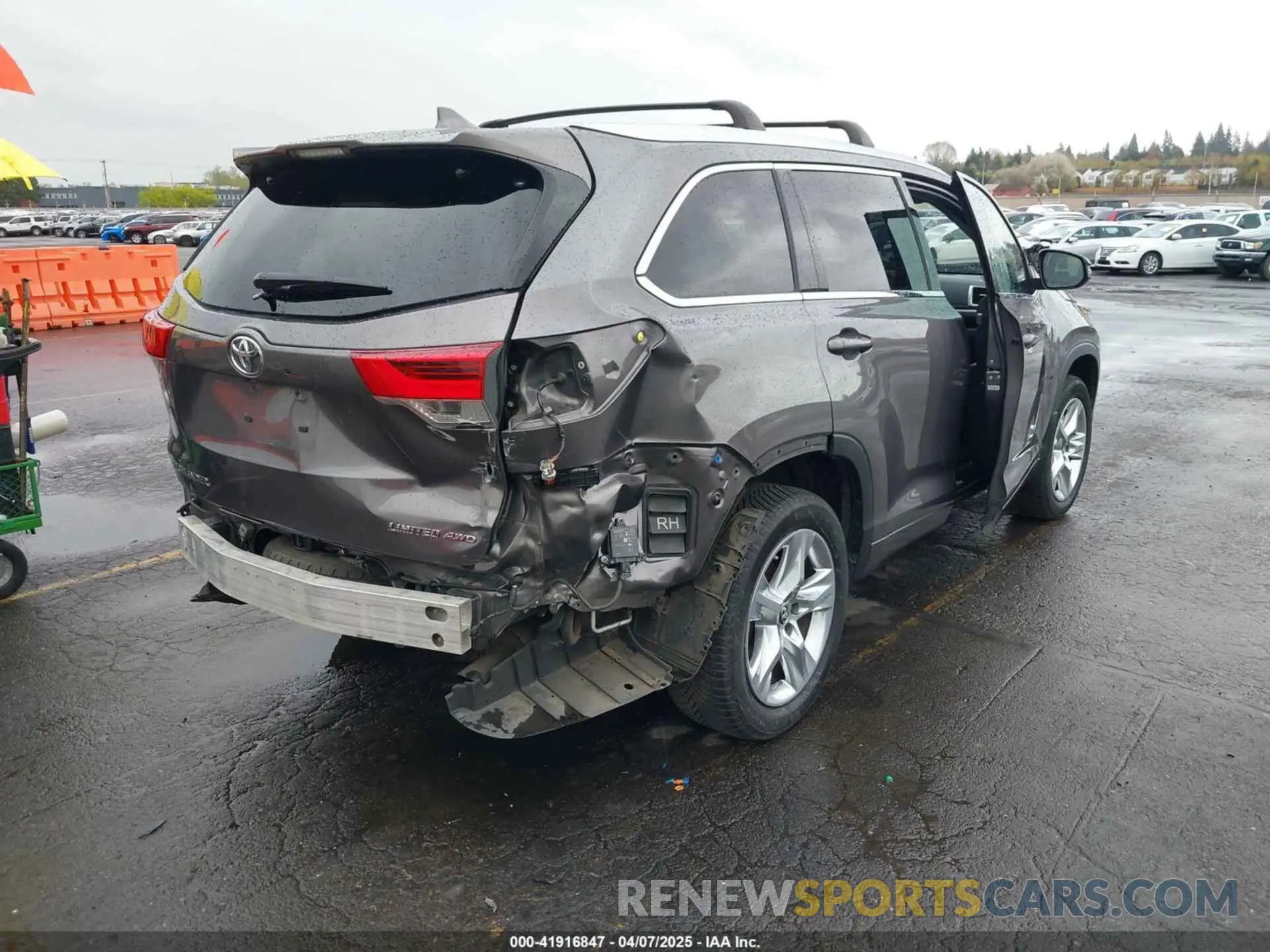4 fotografías del automóvil dañado 5TDDZRFH2KS969307 TOYOTA HIGHLANDER 2019