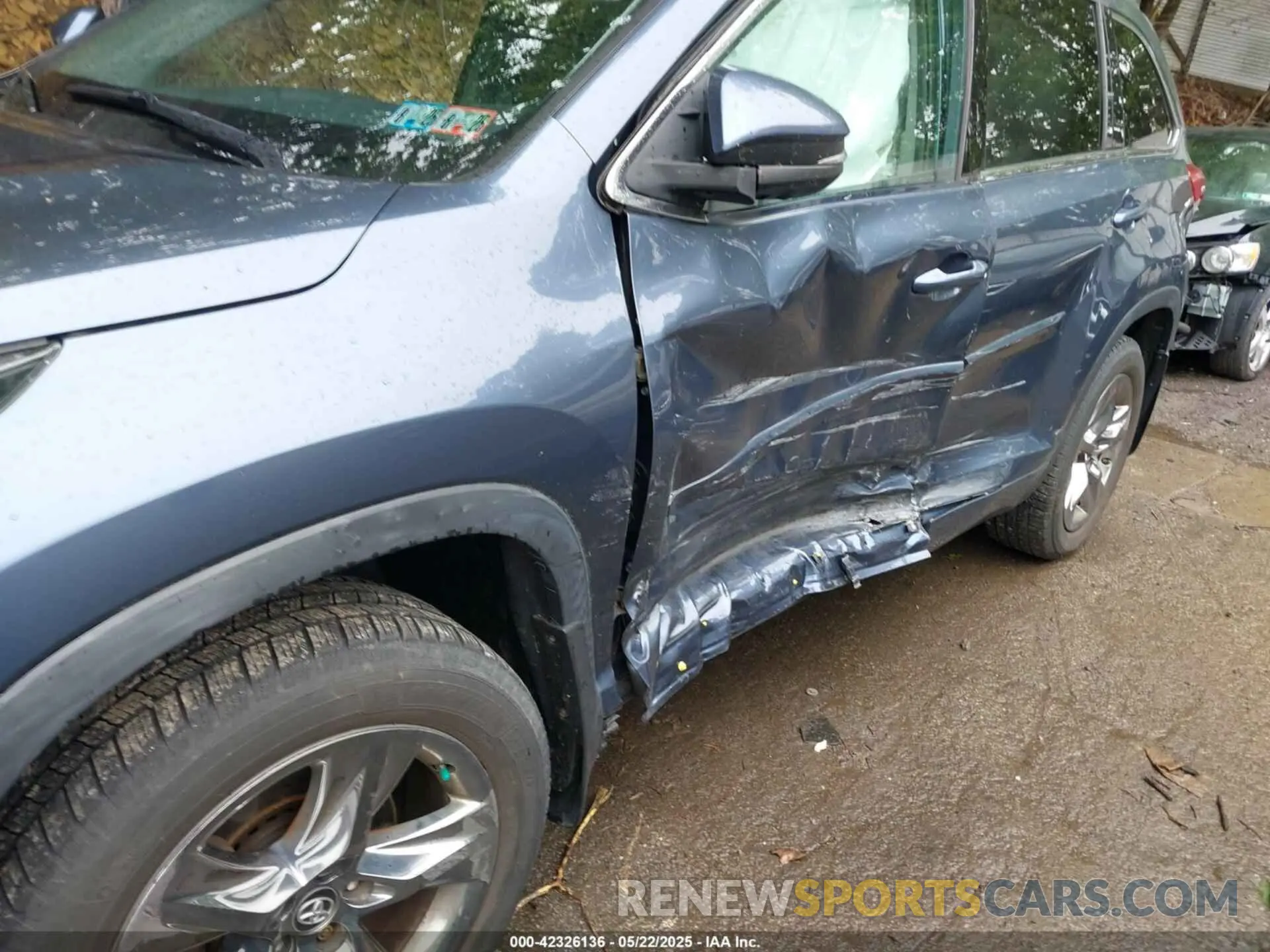 17 fotografías del automóvil dañado 5TDDZRFH2KS993591 TOYOTA HIGHLANDER 2019