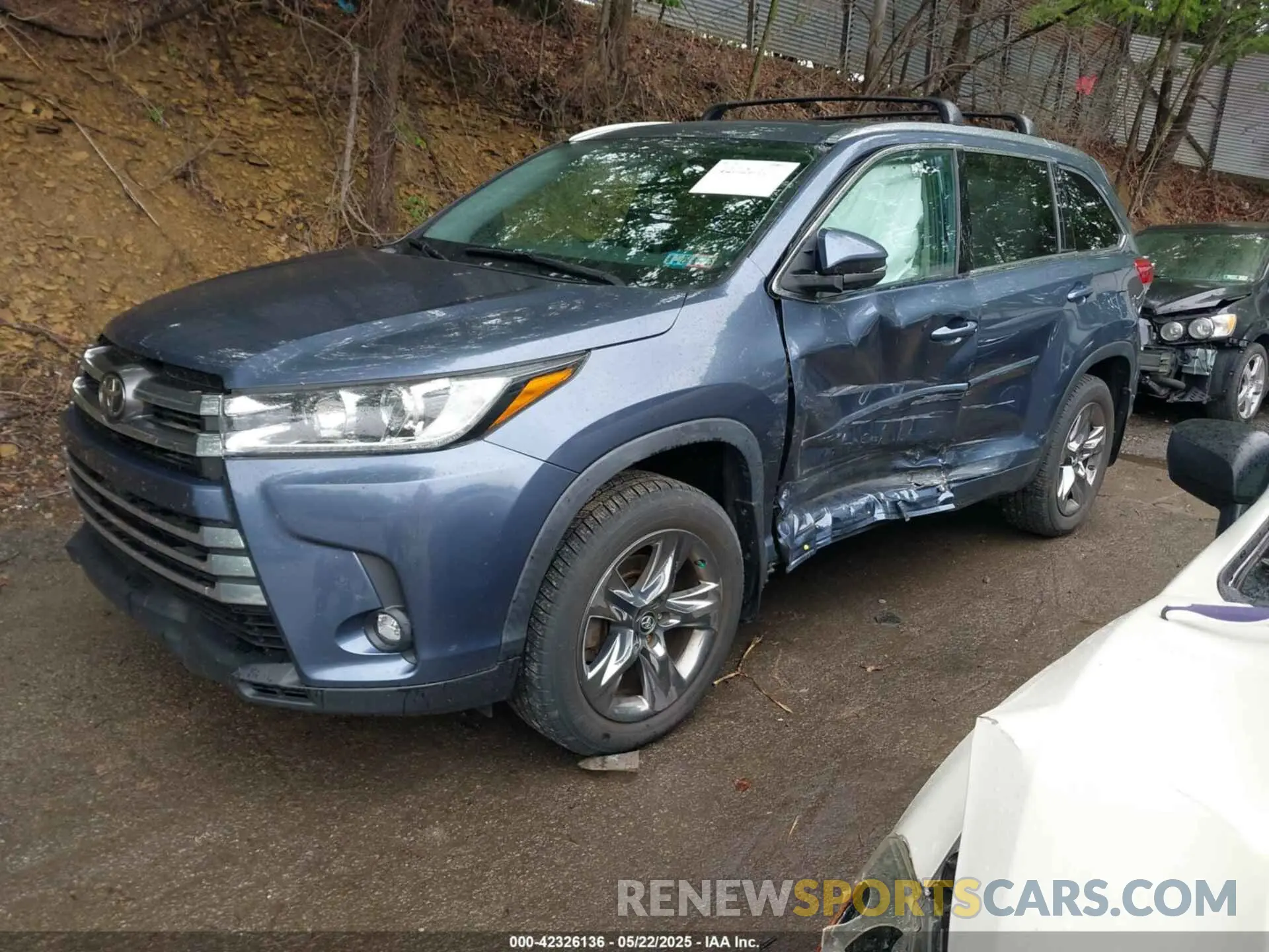 2 fotografías del automóvil dañado 5TDDZRFH2KS993591 TOYOTA HIGHLANDER 2019