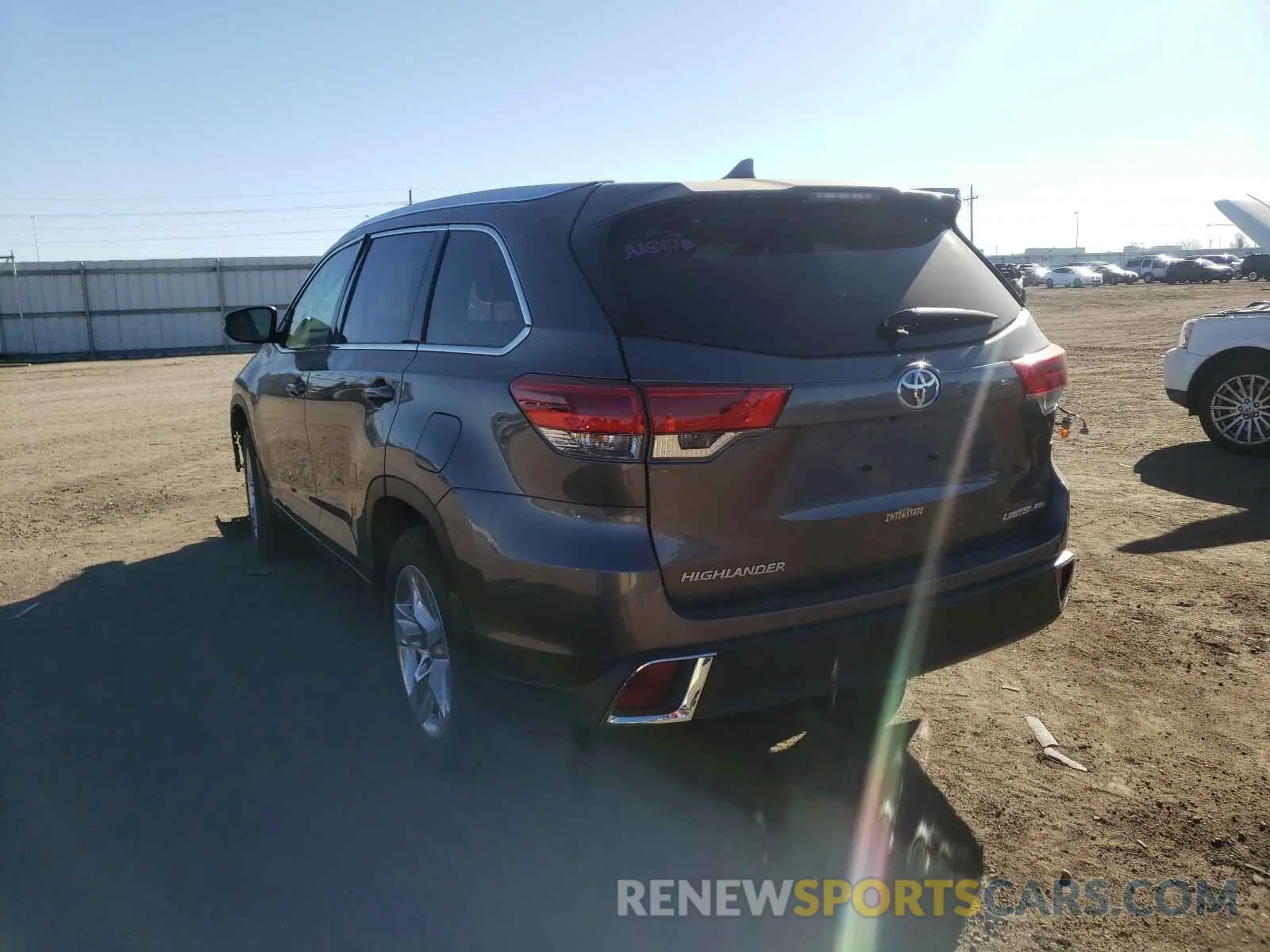 3 fotografías del automóvil dañado 5TDDZRFH3KS998007 TOYOTA HIGHLANDER 2019