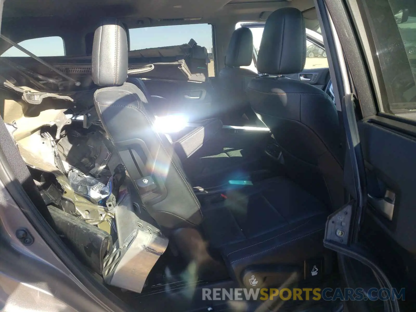 6 fotografías del automóvil dañado 5TDDZRFH3KS998007 TOYOTA HIGHLANDER 2019