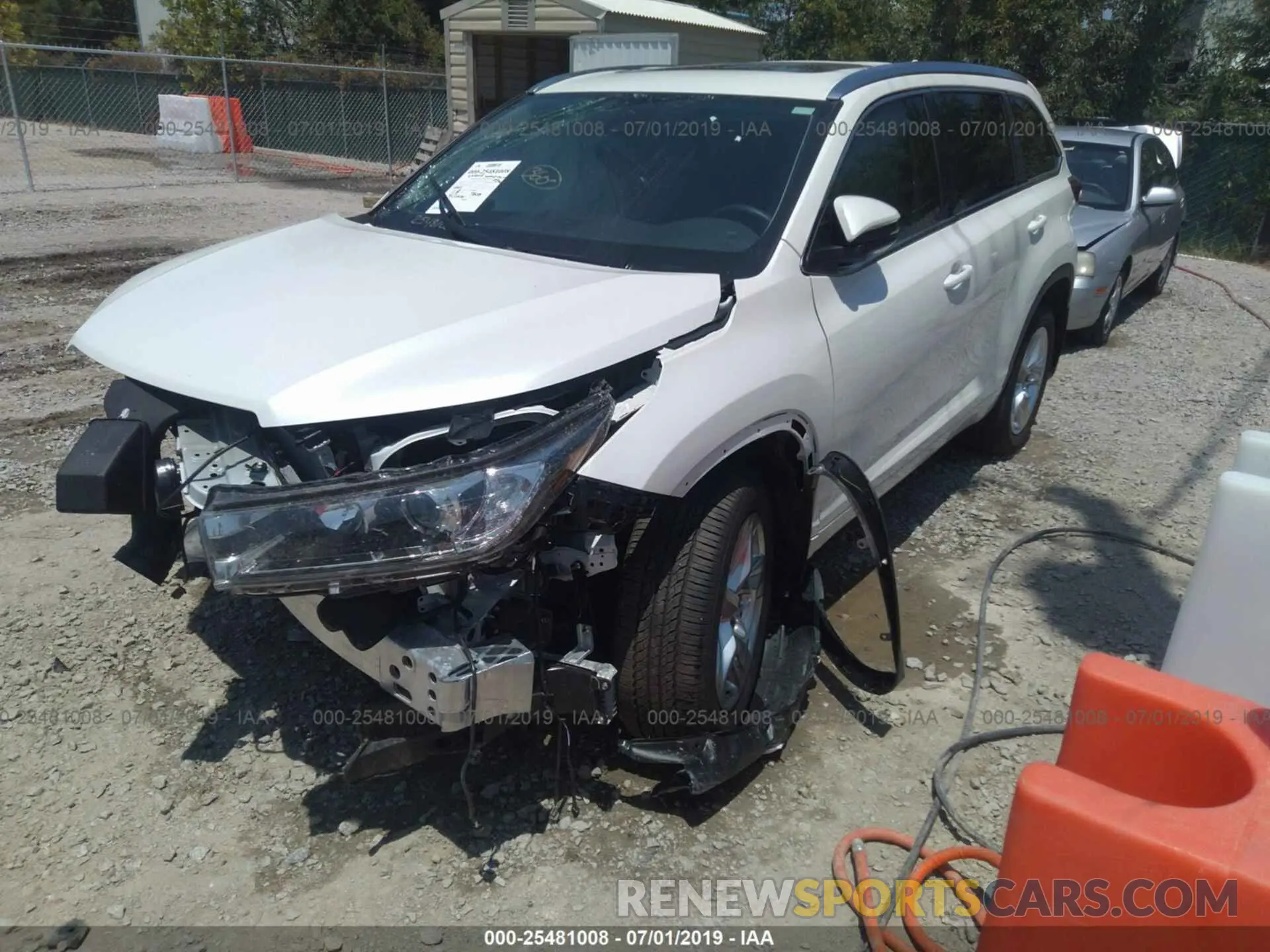 2 fotografías del automóvil dañado 5TDDZRFH4KS924725 TOYOTA HIGHLANDER 2019