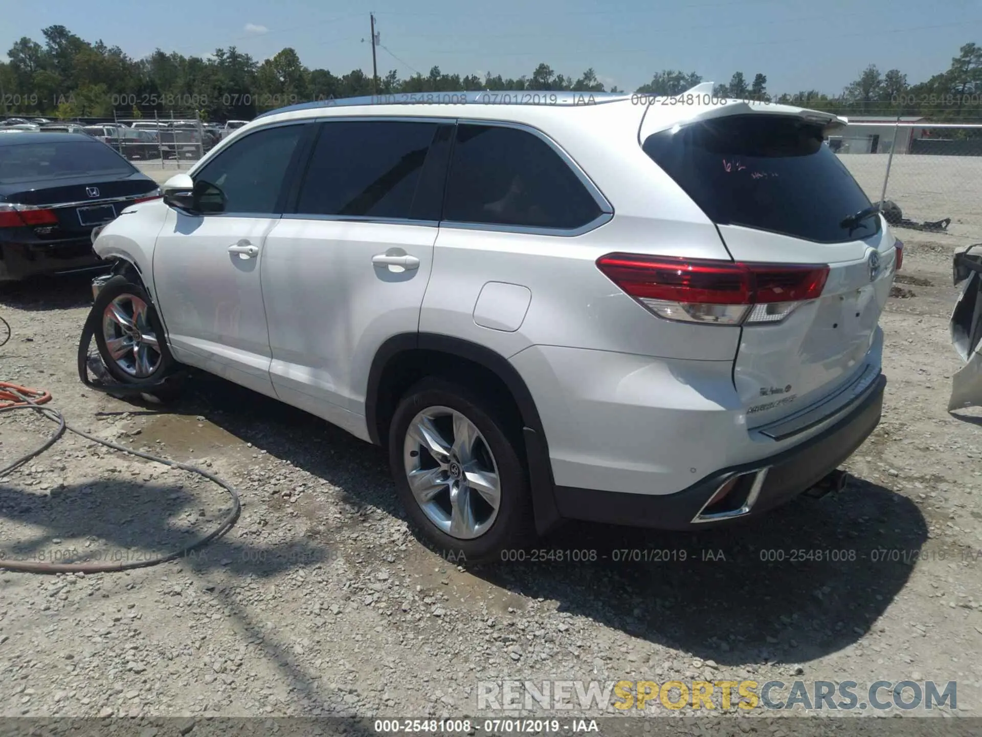 3 fotografías del automóvil dañado 5TDDZRFH4KS924725 TOYOTA HIGHLANDER 2019