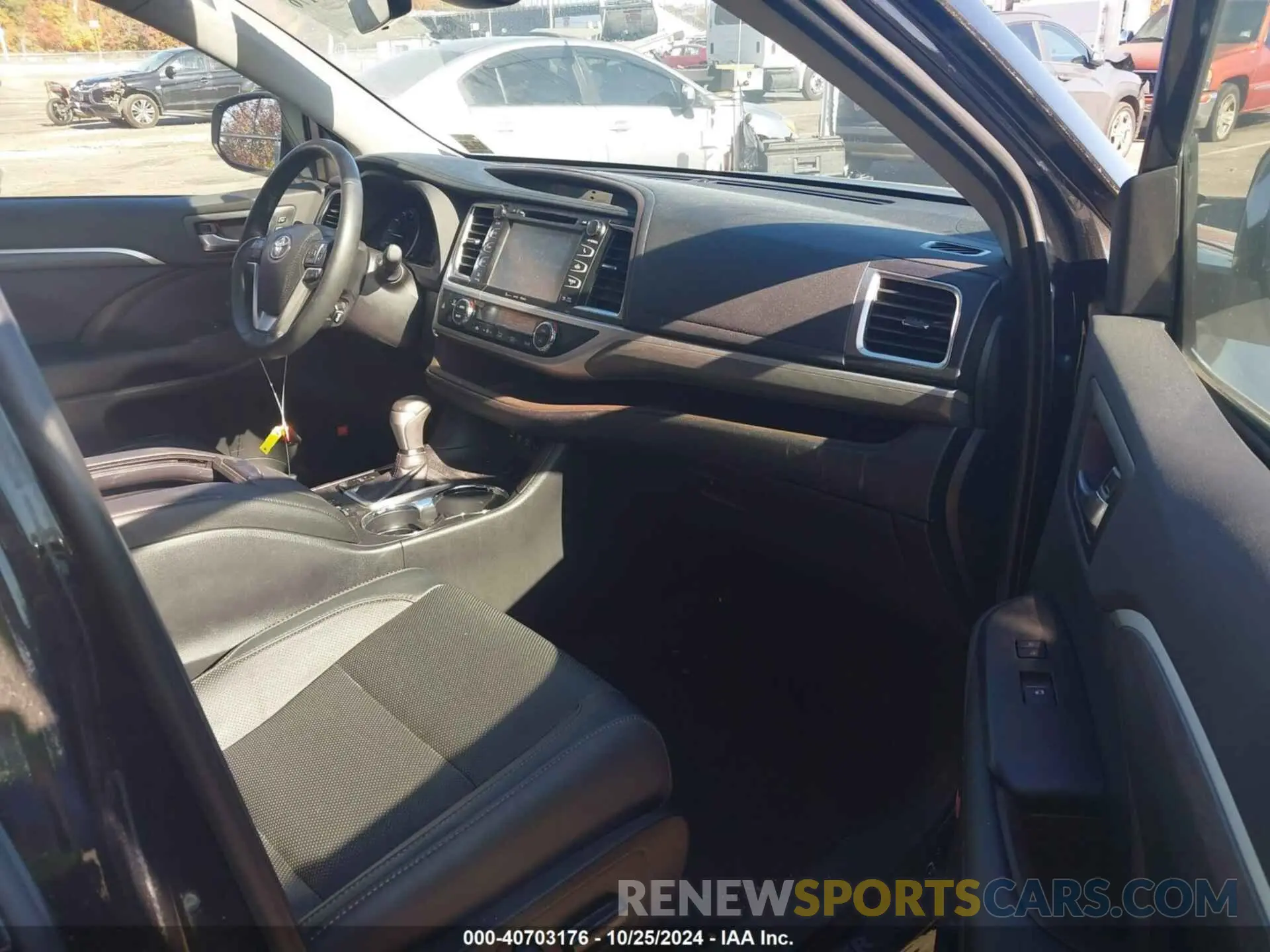 5 fotografías del automóvil dañado 5TDDZRFH5KS725148 TOYOTA HIGHLANDER 2019