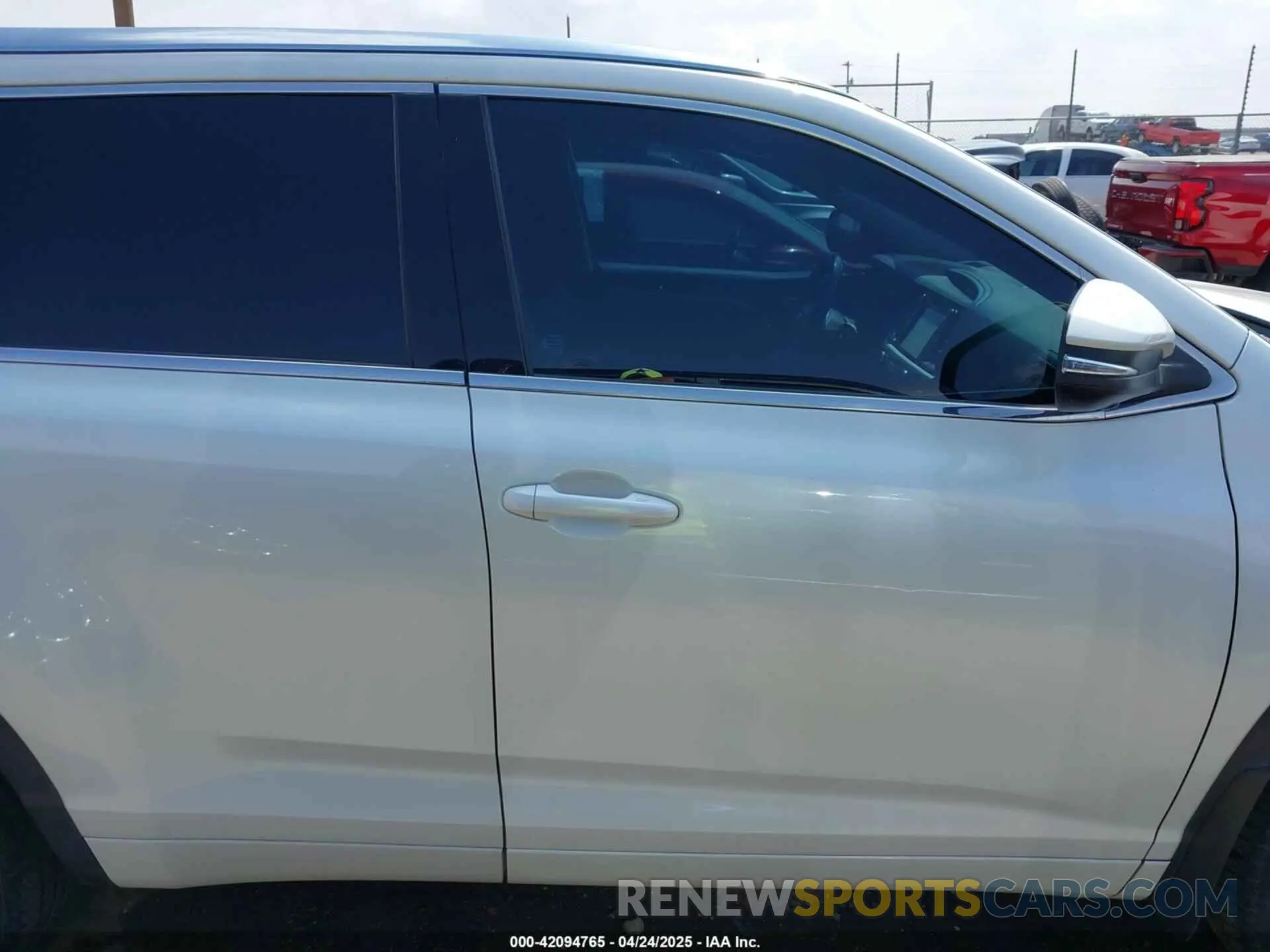 14 fotografías del automóvil dañado 5TDDZRFH5KS958544 TOYOTA HIGHLANDER 2019