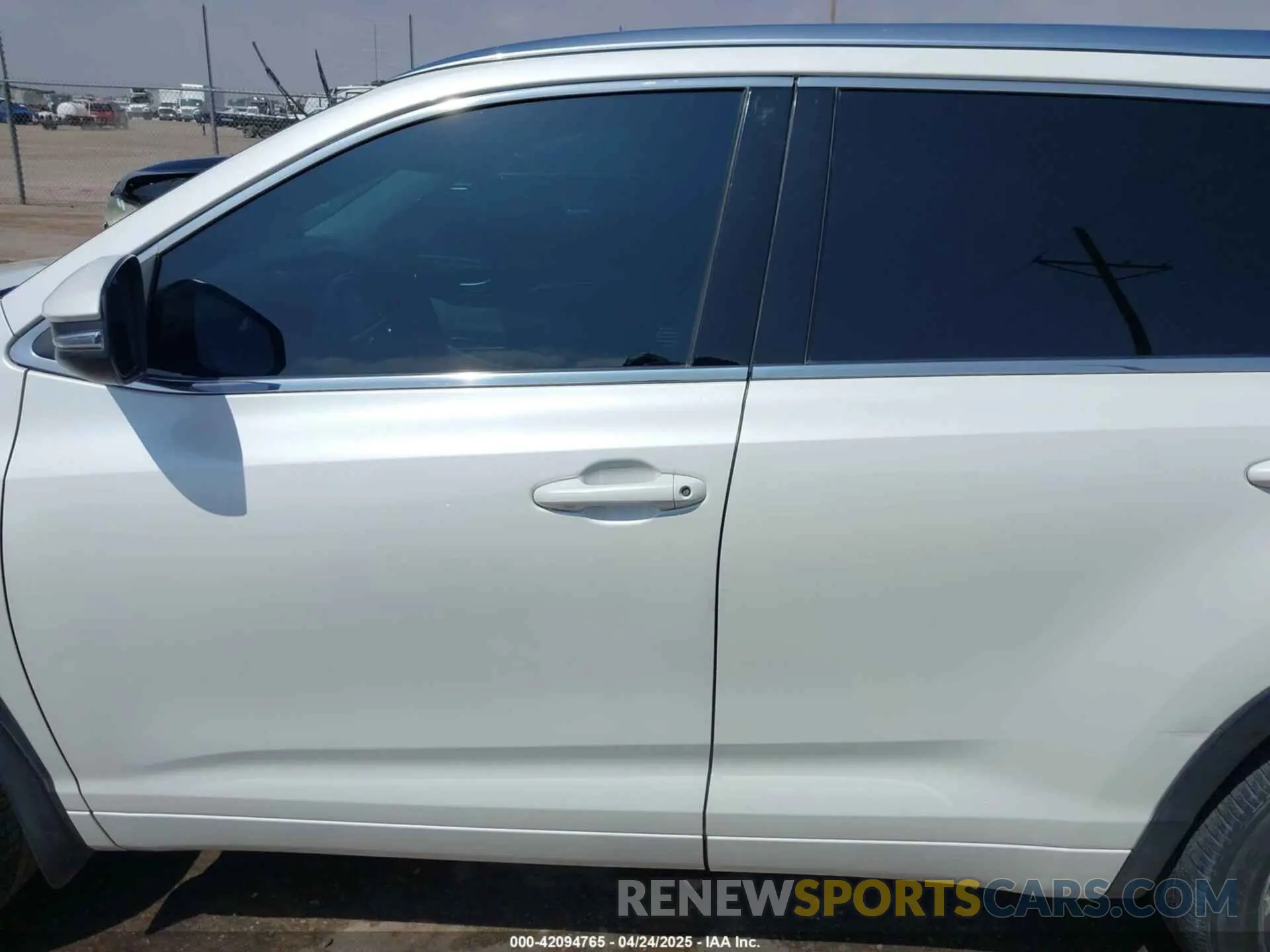 15 fotografías del automóvil dañado 5TDDZRFH5KS958544 TOYOTA HIGHLANDER 2019