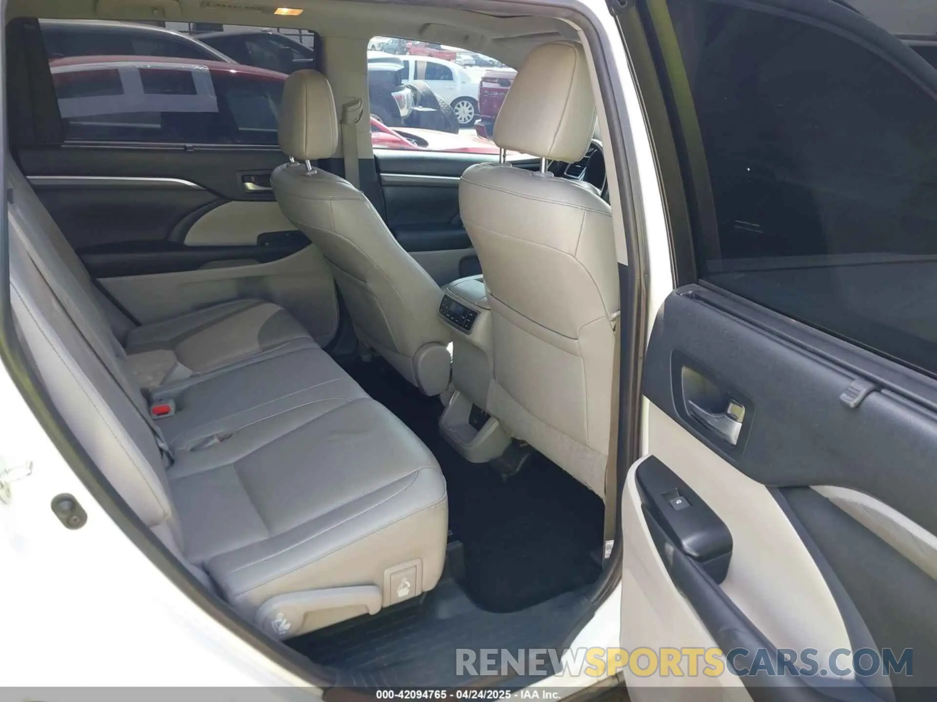 8 fotografías del automóvil dañado 5TDDZRFH5KS958544 TOYOTA HIGHLANDER 2019