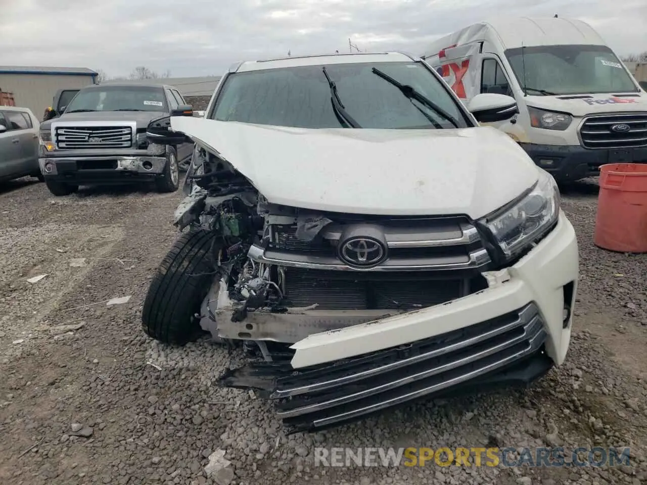 5 fotografías del automóvil dañado 5TDDZRFH5KS980012 TOYOTA HIGHLANDER 2019