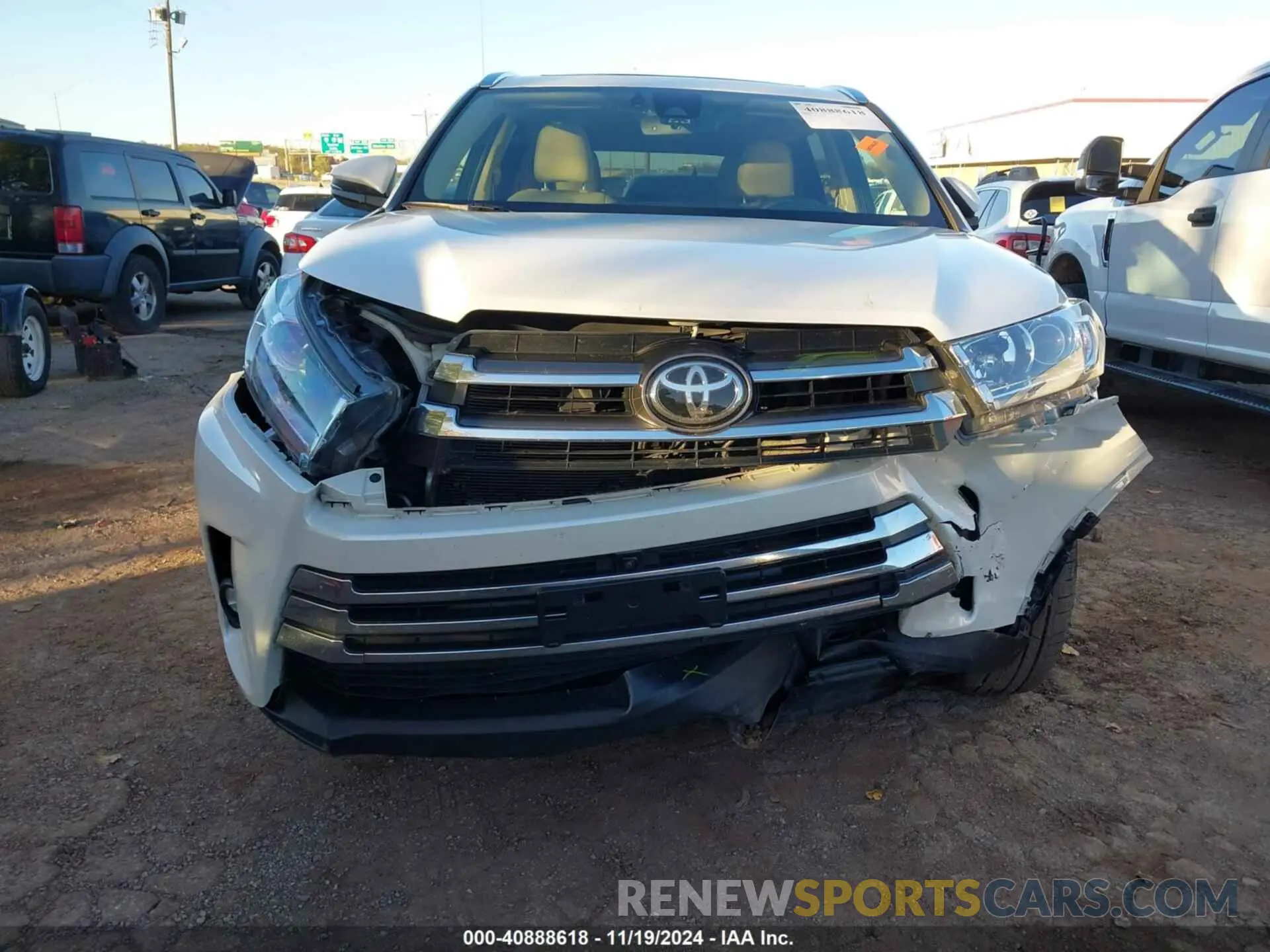 12 fotografías del automóvil dañado 5TDDZRFH6KS709945 TOYOTA HIGHLANDER 2019