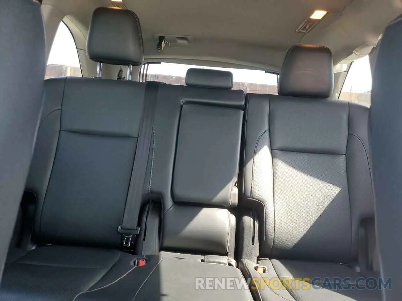 10 fotografías del automóvil dañado 5TDDZRFH6KS712523 TOYOTA HIGHLANDER 2019