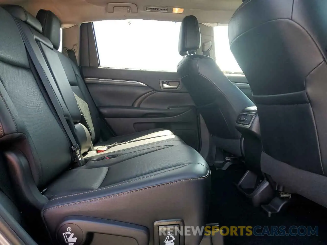11 fotografías del automóvil dañado 5TDDZRFH6KS712523 TOYOTA HIGHLANDER 2019