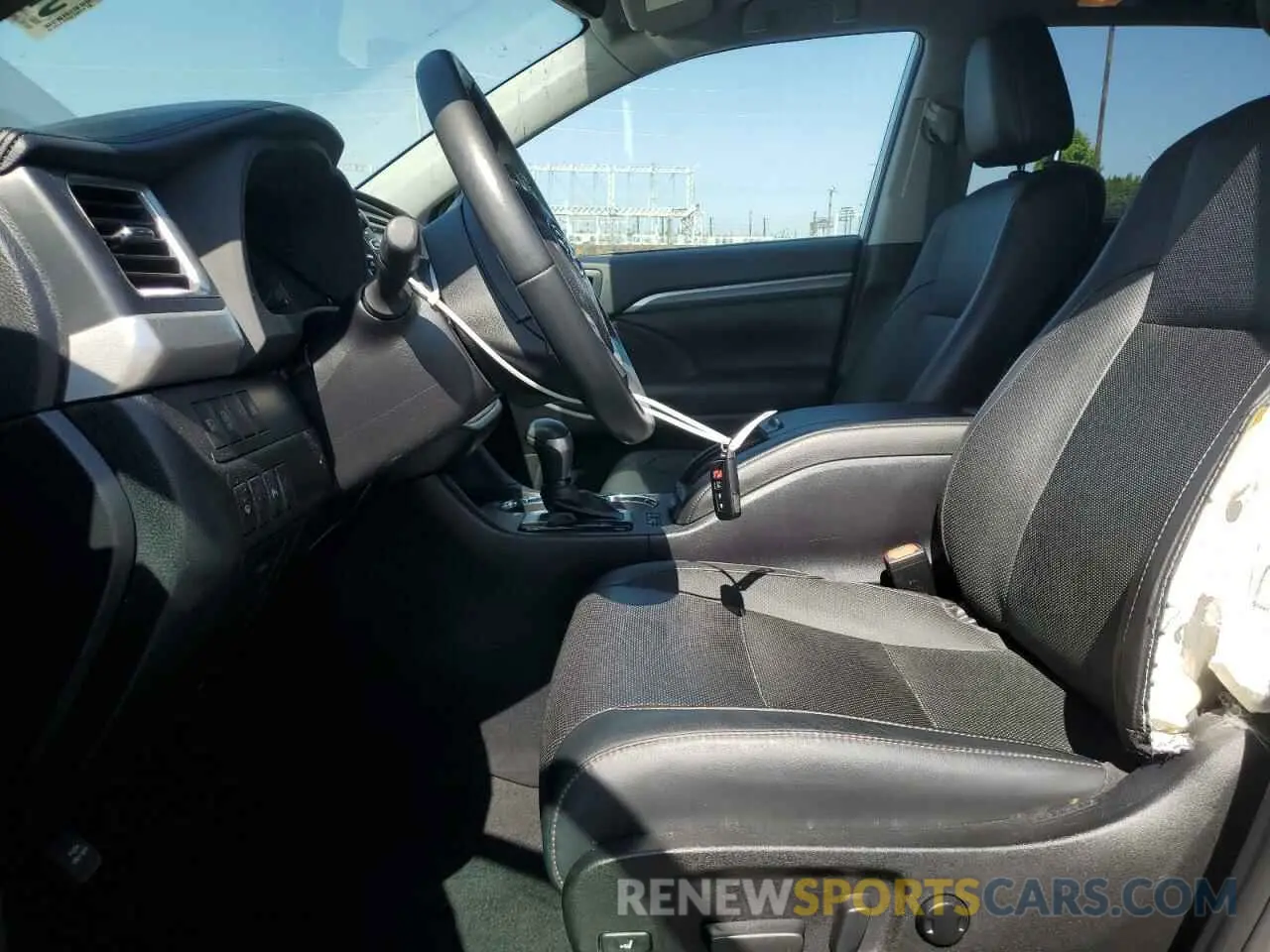 7 fotografías del automóvil dañado 5TDDZRFH6KS712523 TOYOTA HIGHLANDER 2019