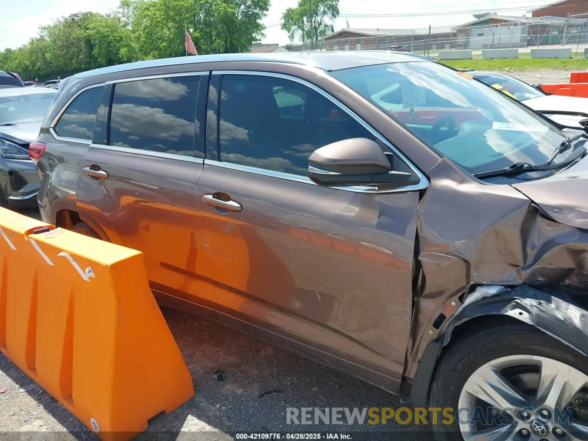 13 fotografías del automóvil dañado 5TDDZRFH7KS956195 TOYOTA HIGHLANDER 2019