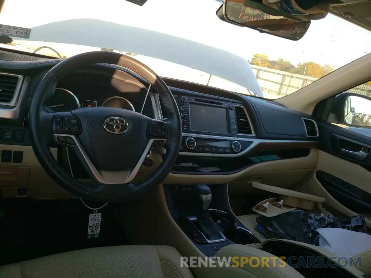 8 fotografías del automóvil dañado 5TDDZRFH8KS723782 TOYOTA HIGHLANDER 2019