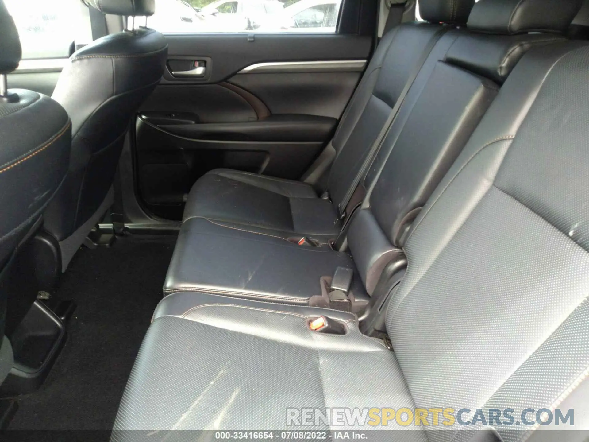 8 fotografías del automóvil dañado 5TDDZRFH8KS730182 TOYOTA HIGHLANDER 2019