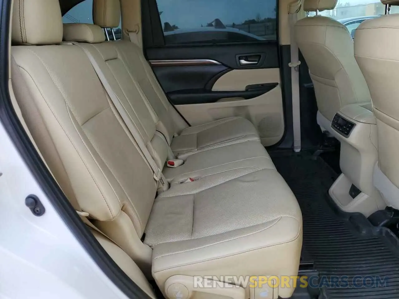 11 fotografías del automóvil dañado 5TDDZRFH8KS932410 TOYOTA HIGHLANDER 2019
