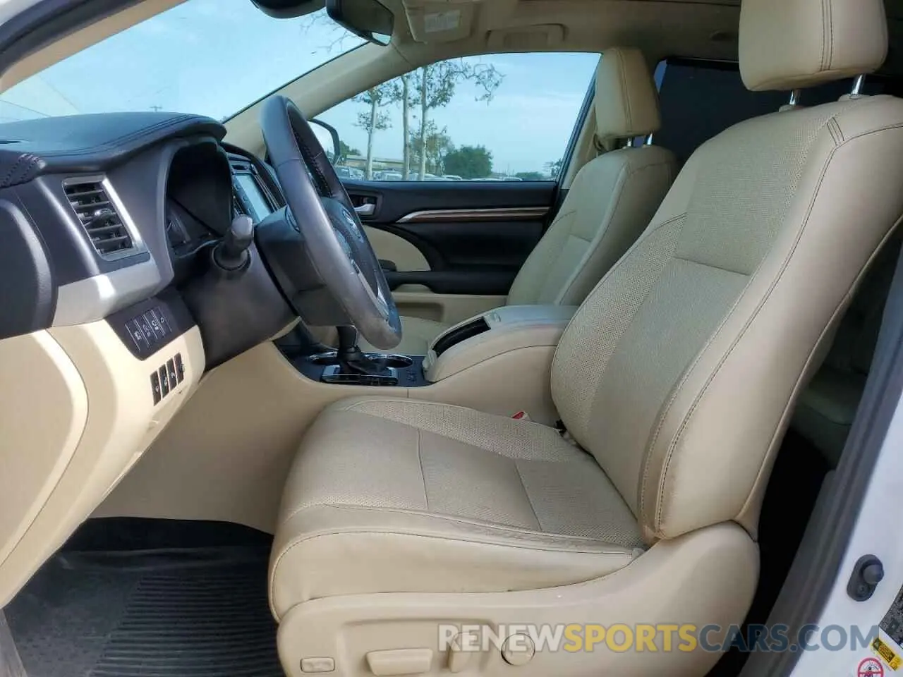 7 fotografías del automóvil dañado 5TDDZRFH8KS932410 TOYOTA HIGHLANDER 2019