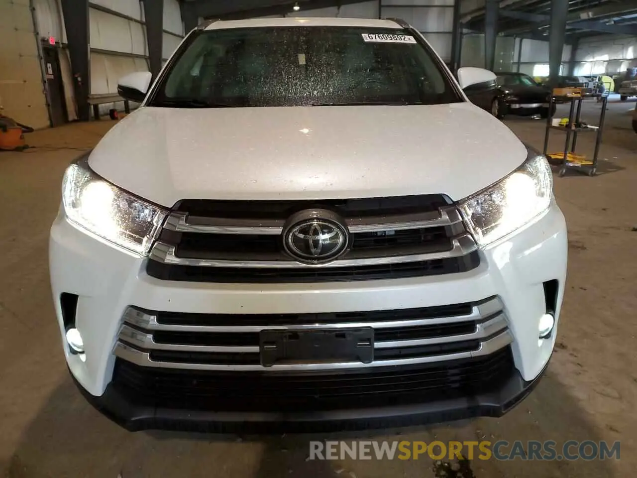 5 fotografías del automóvil dañado 5TDDZRFH8KS968193 TOYOTA HIGHLANDER 2019