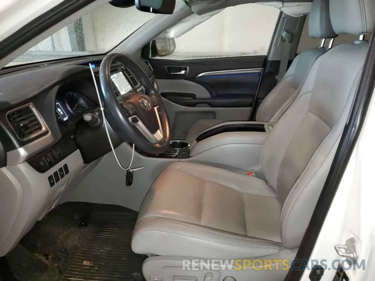 7 fotografías del automóvil dañado 5TDDZRFH8KS968193 TOYOTA HIGHLANDER 2019