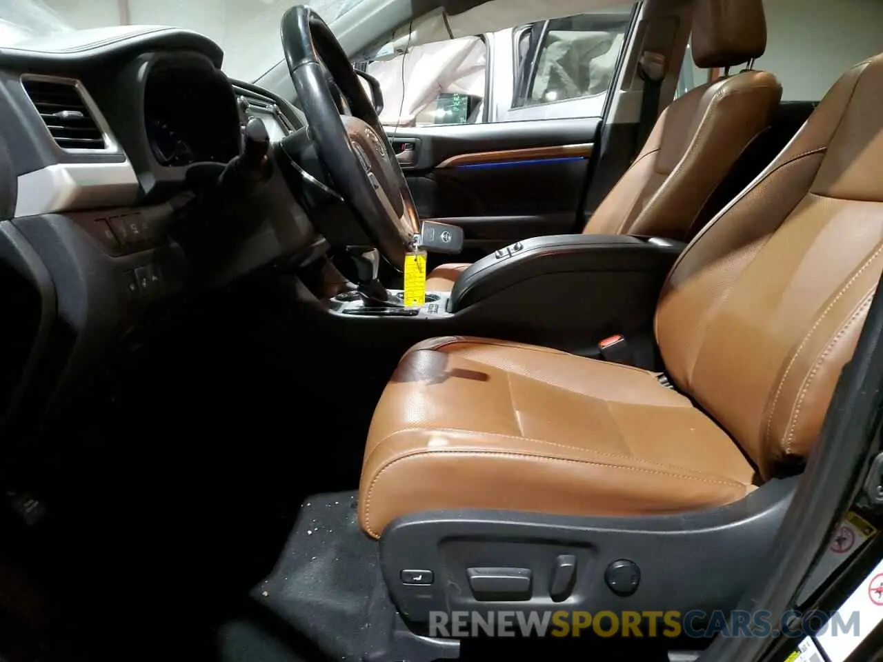7 fotografías del automóvil dañado 5TDDZRFH8KS991862 TOYOTA HIGHLANDER 2019