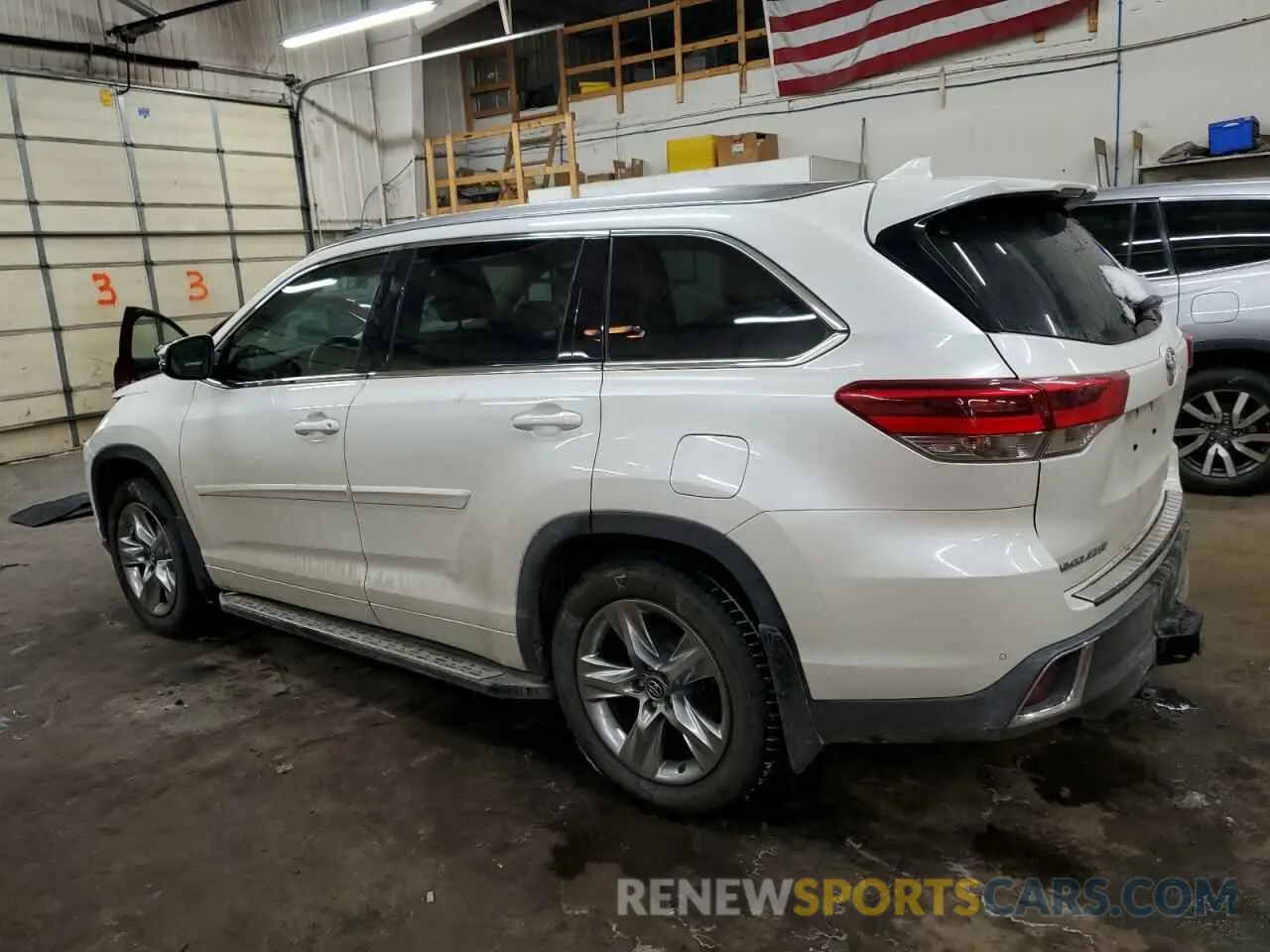 2 fotografías del automóvil dañado 5TDDZRFH9KS920959 TOYOTA HIGHLANDER 2019