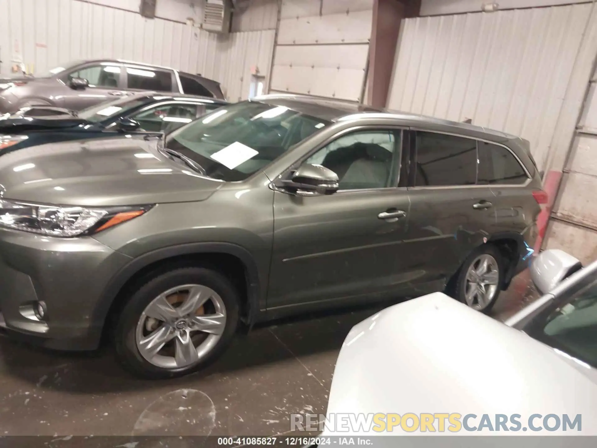 14 fotografías del automóvil dañado 5TDDZRFH9KS929998 TOYOTA HIGHLANDER 2019