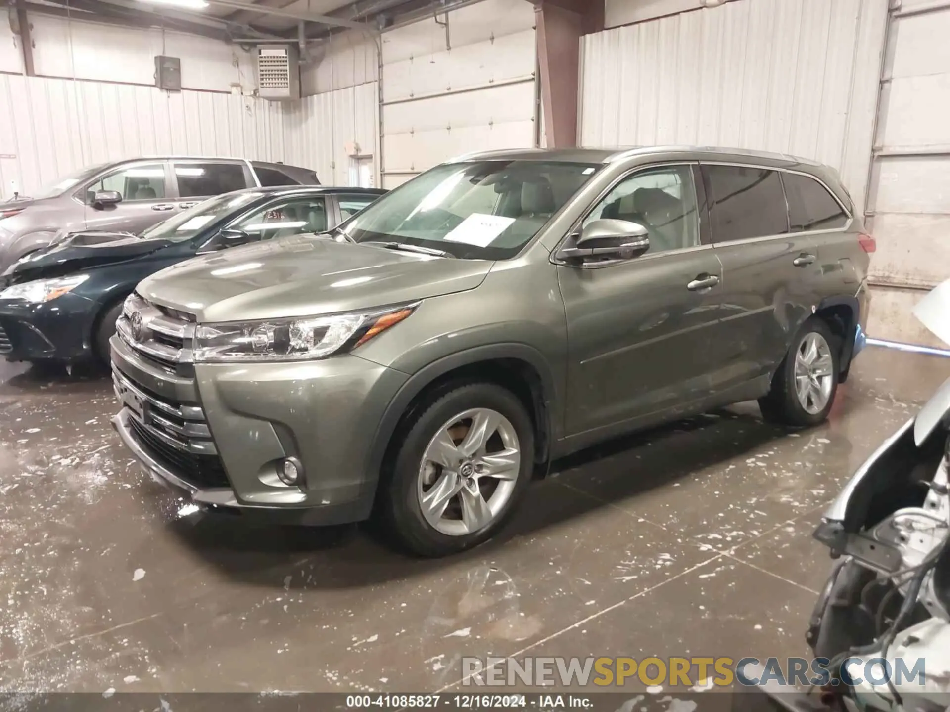 2 fotografías del automóvil dañado 5TDDZRFH9KS929998 TOYOTA HIGHLANDER 2019