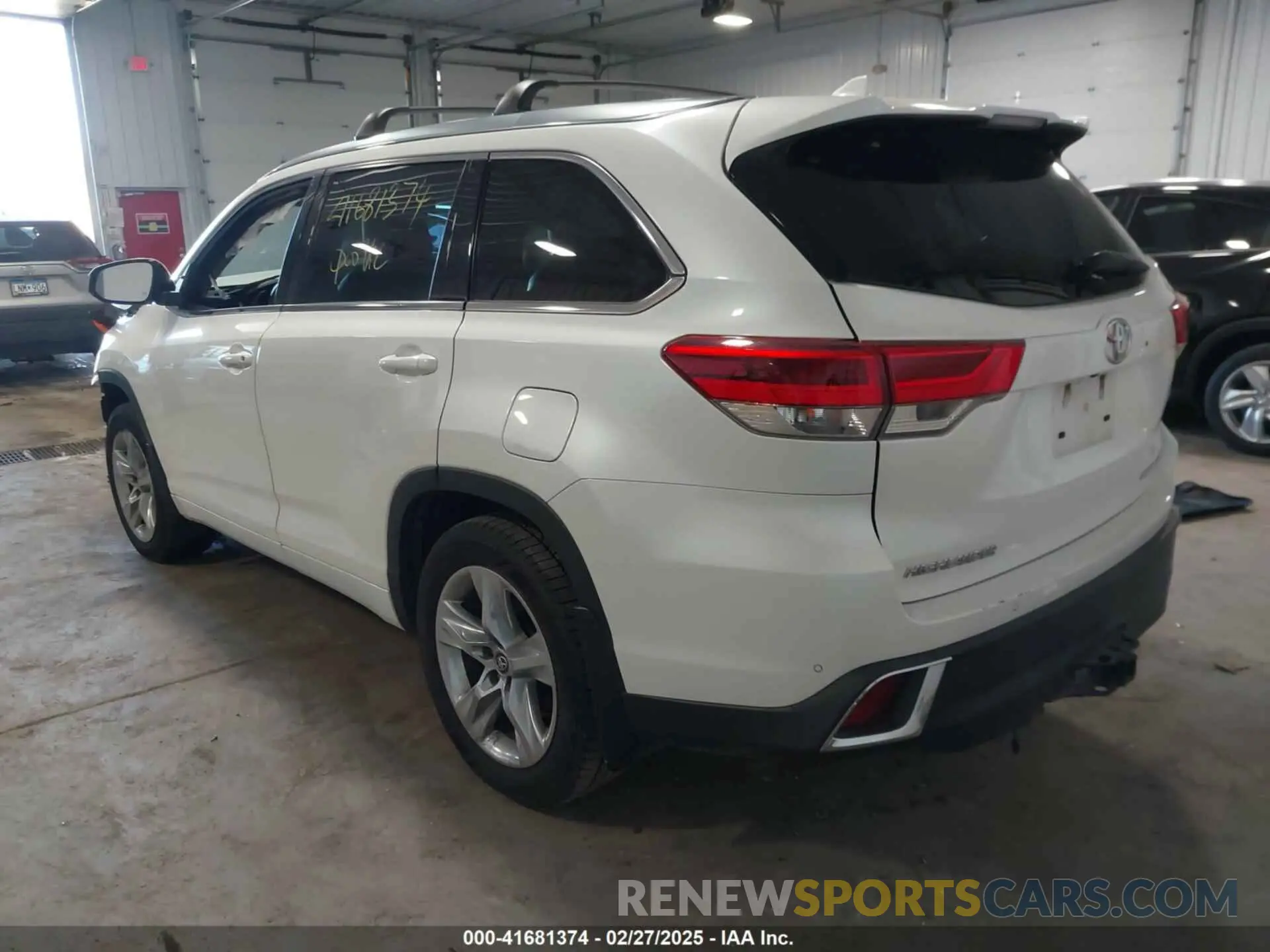 3 fotografías del automóvil dañado 5TDDZRFH9KS932609 TOYOTA HIGHLANDER 2019