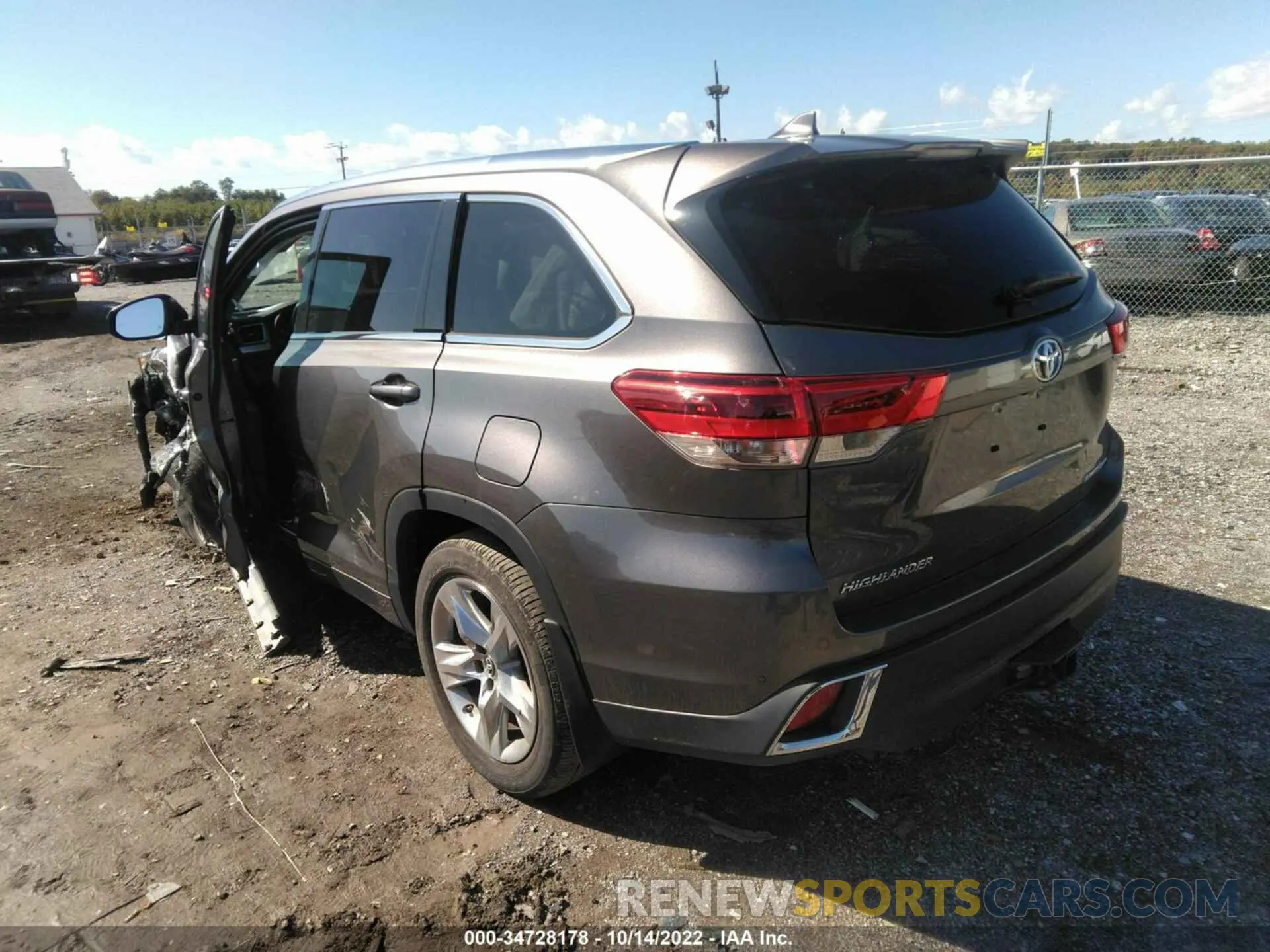 3 fotografías del automóvil dañado 5TDDZRFH9KS987643 TOYOTA HIGHLANDER 2019