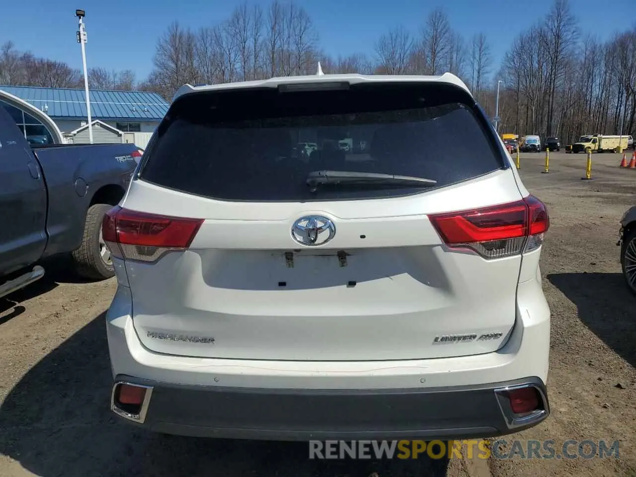 6 fotografías del automóvil dañado 5TDDZRFHXKS992446 TOYOTA HIGHLANDER 2019
