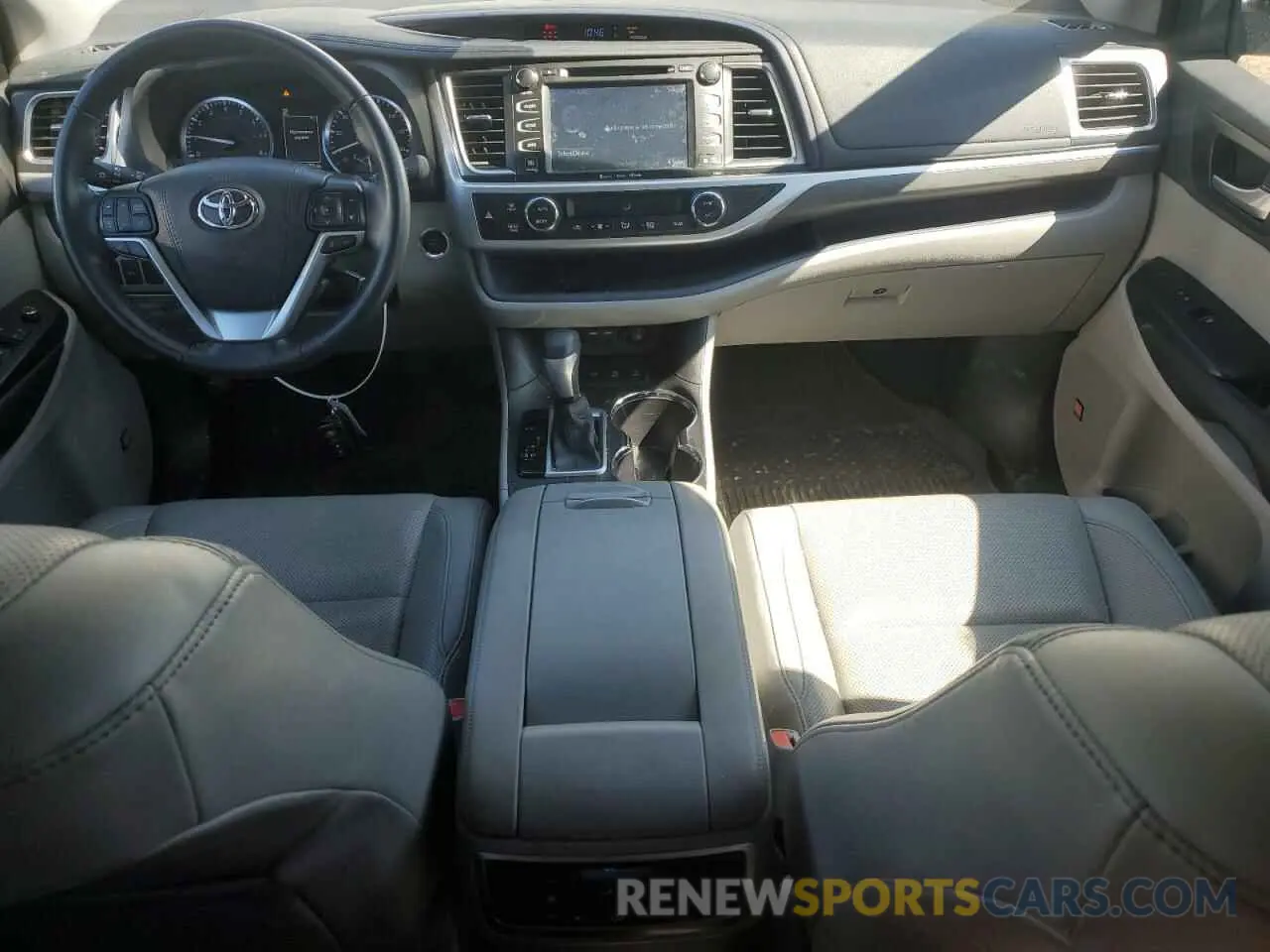 8 fotografías del automóvil dañado 5TDDZRFHXKS992446 TOYOTA HIGHLANDER 2019