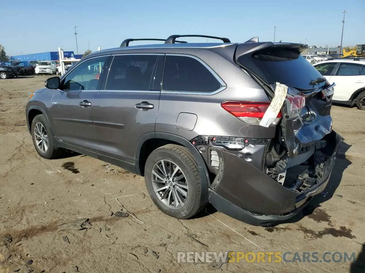 2 fotografías del automóvil dañado 5TDJGRFH4KS072823 TOYOTA HIGHLANDER 2019