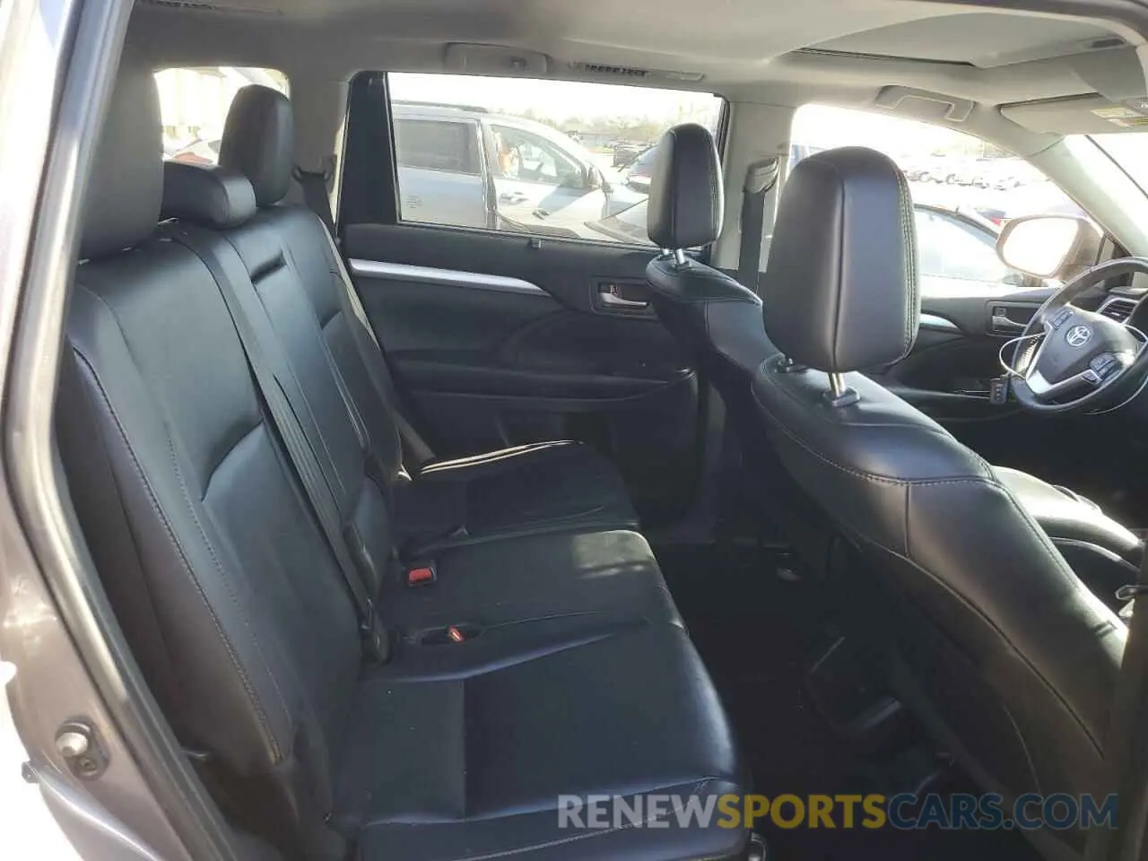 11 fotografías del automóvil dañado 5TDJGRFH7KS061766 TOYOTA HIGHLANDER 2019