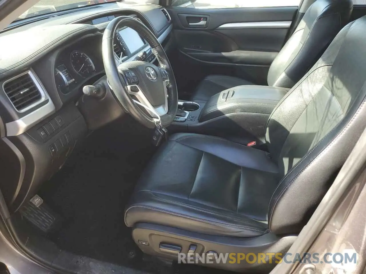 7 fotografías del automóvil dañado 5TDJGRFH7KS061766 TOYOTA HIGHLANDER 2019
