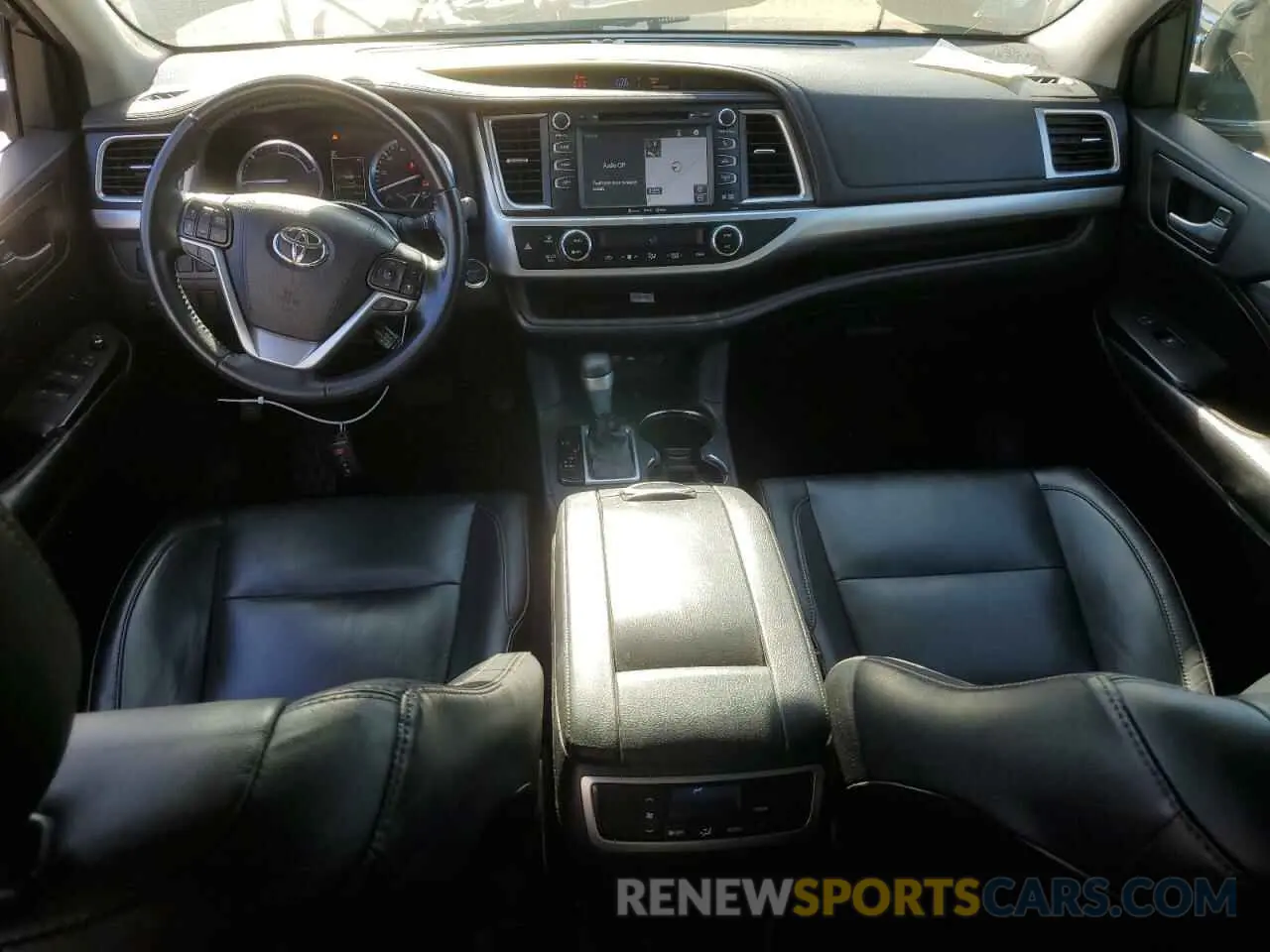 8 fotografías del automóvil dañado 5TDJGRFH7KS061766 TOYOTA HIGHLANDER 2019