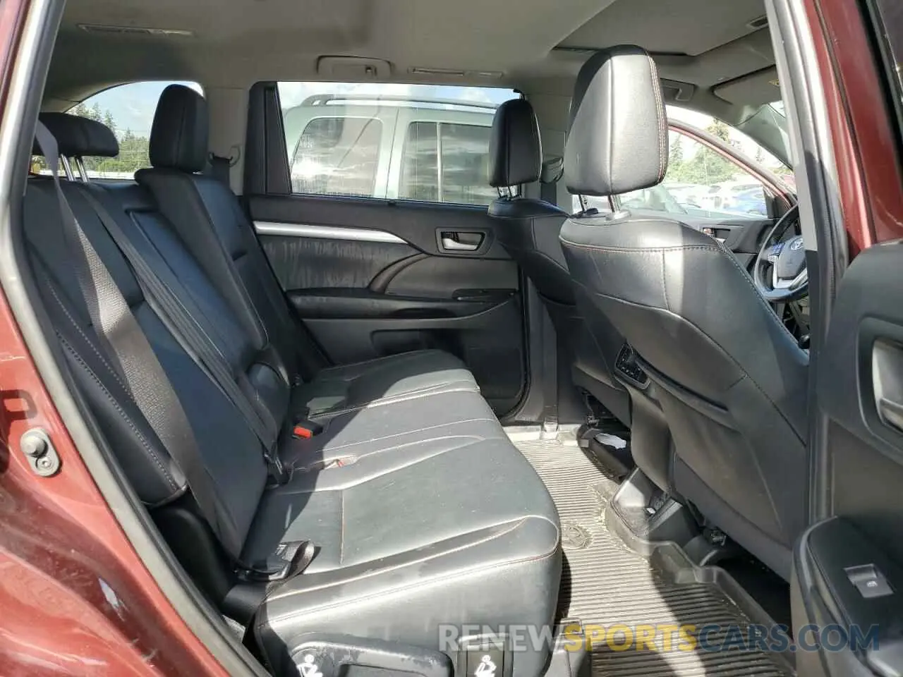 11 fotografías del automóvil dañado 5TDJGRFH8KS064112 TOYOTA HIGHLANDER 2019
