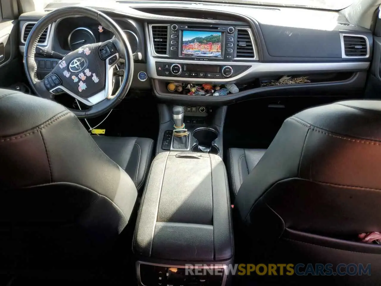 8 fotografías del automóvil dañado 5TDJGRFH8KS067544 TOYOTA HIGHLANDER 2019