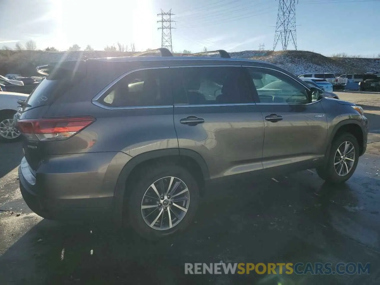 3 fotografías del automóvil dañado 5TDJGRFHXKS075502 TOYOTA HIGHLANDER 2019