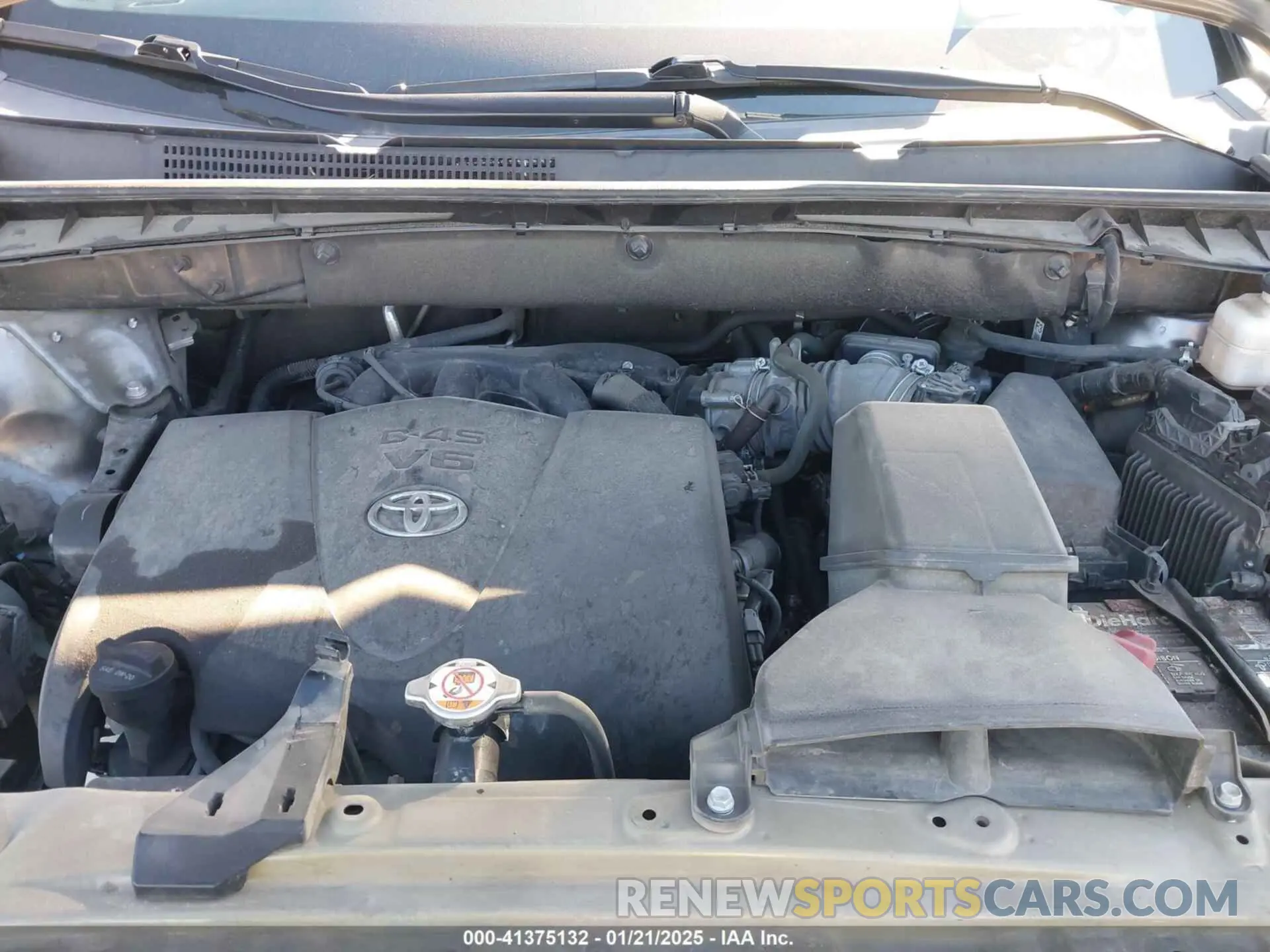 10 fotografías del automóvil dañado 5TDJZRFH0KS570964 TOYOTA HIGHLANDER 2019