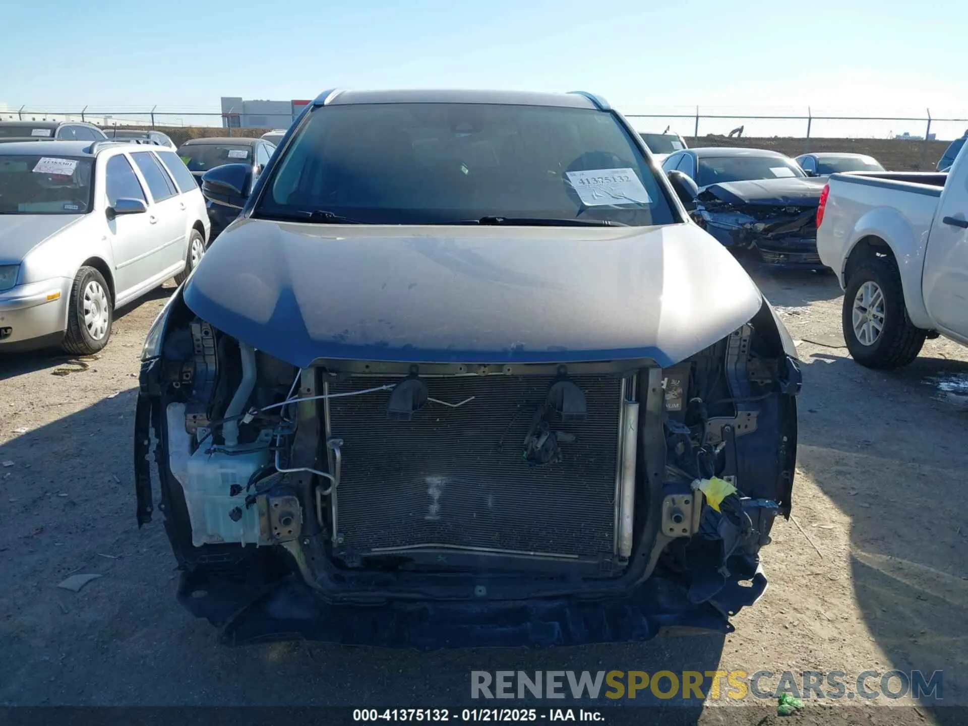 12 fotografías del automóvil dañado 5TDJZRFH0KS570964 TOYOTA HIGHLANDER 2019