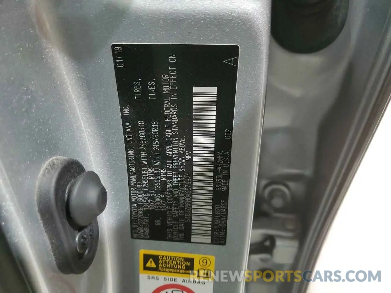 13 fotografías del automóvil dañado 5TDJZRFH0KS579924 TOYOTA HIGHLANDER 2019