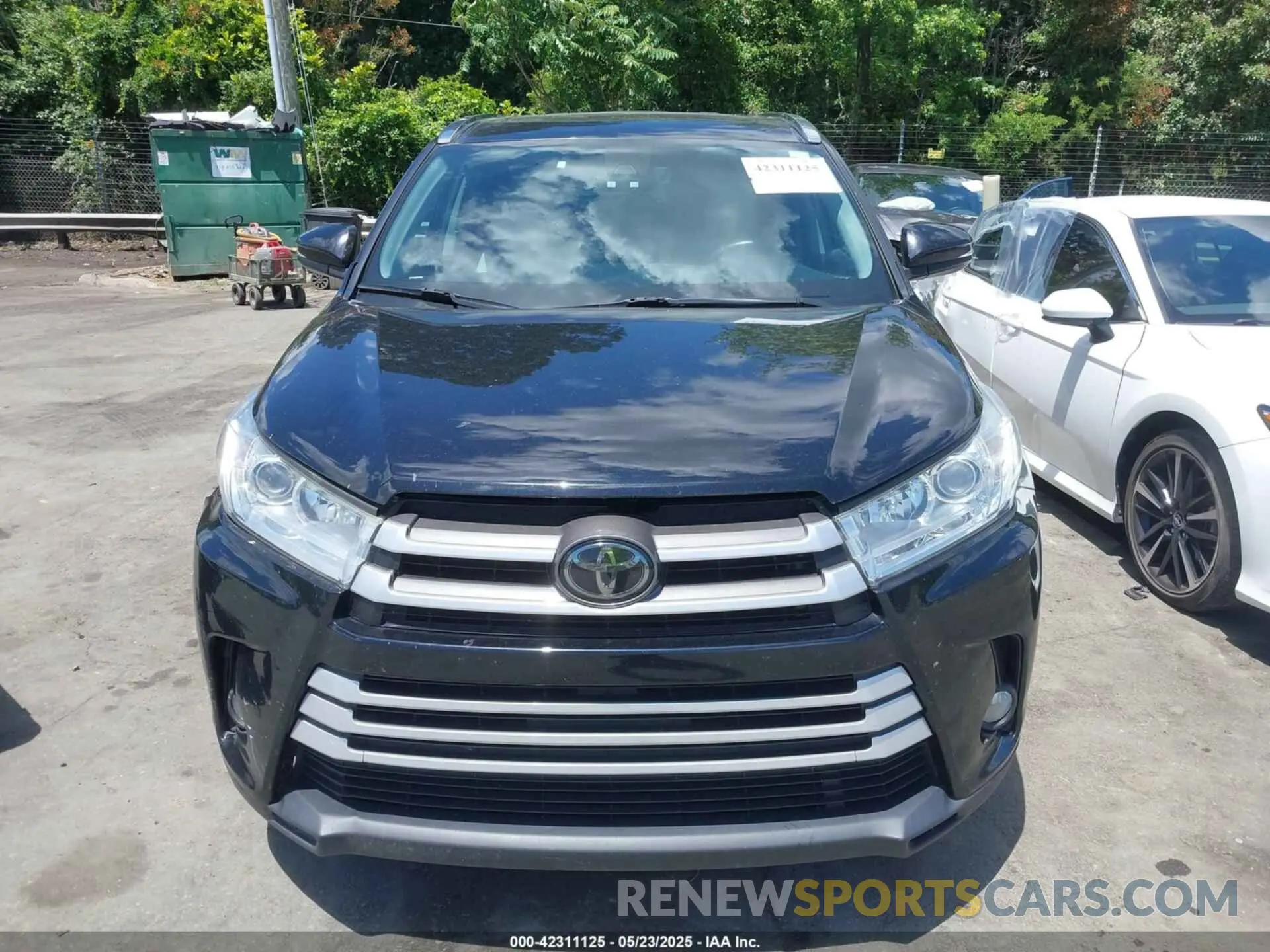 12 fotografías del automóvil dañado 5TDJZRFH0KS585898 TOYOTA HIGHLANDER 2019