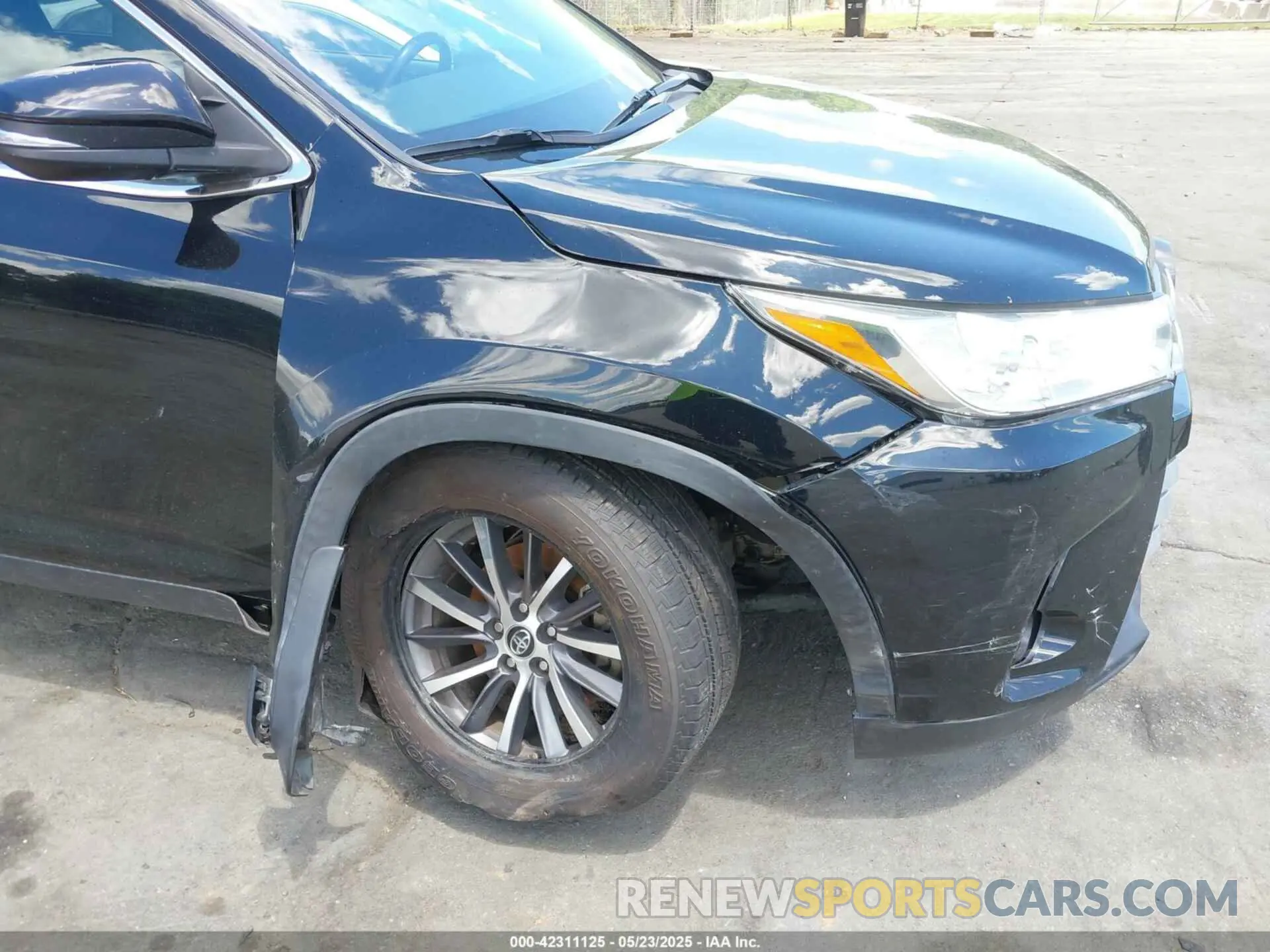 6 fotografías del automóvil dañado 5TDJZRFH0KS585898 TOYOTA HIGHLANDER 2019