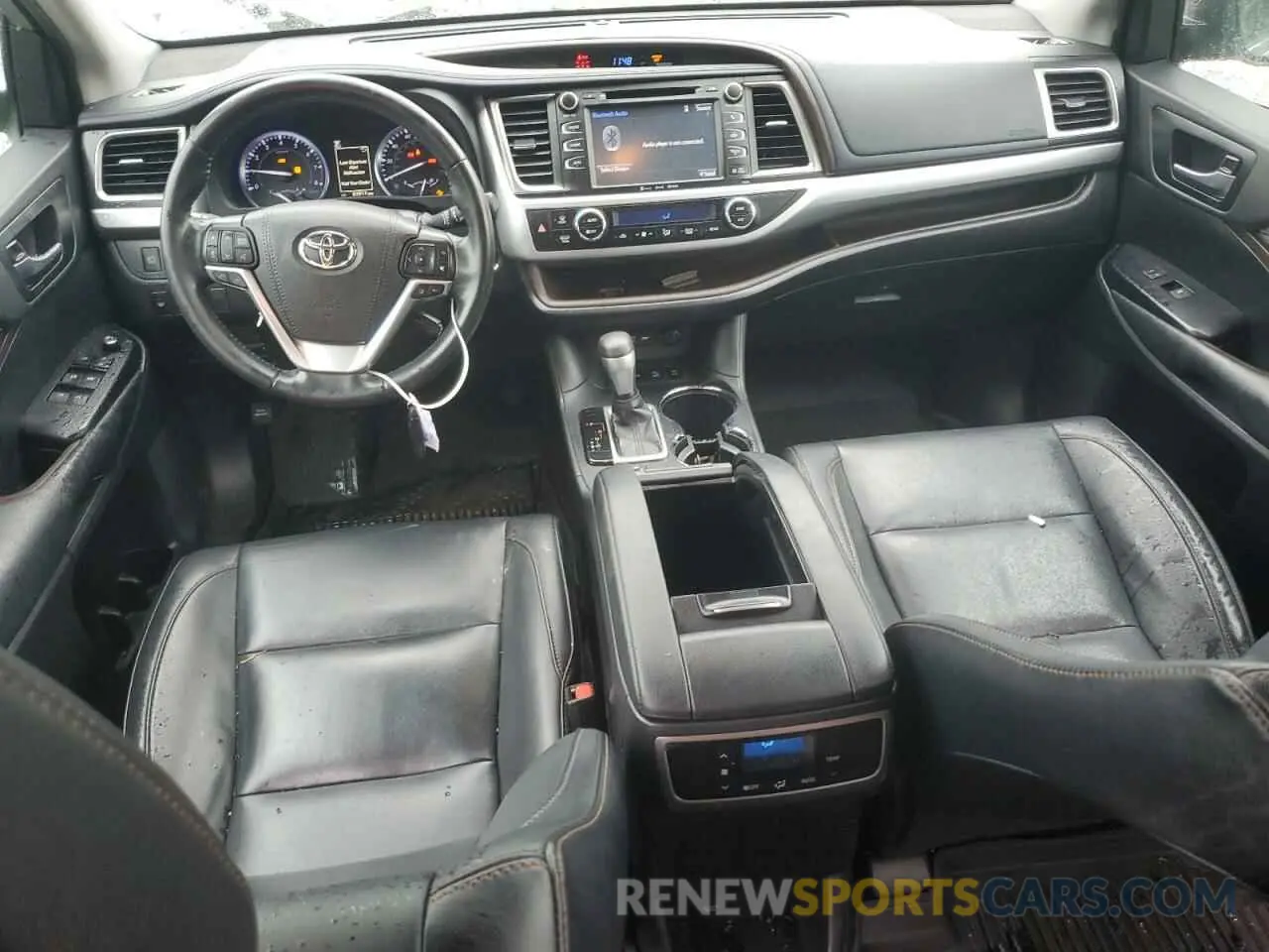8 fotografías del automóvil dañado 5TDJZRFH0KS591068 TOYOTA HIGHLANDER 2019